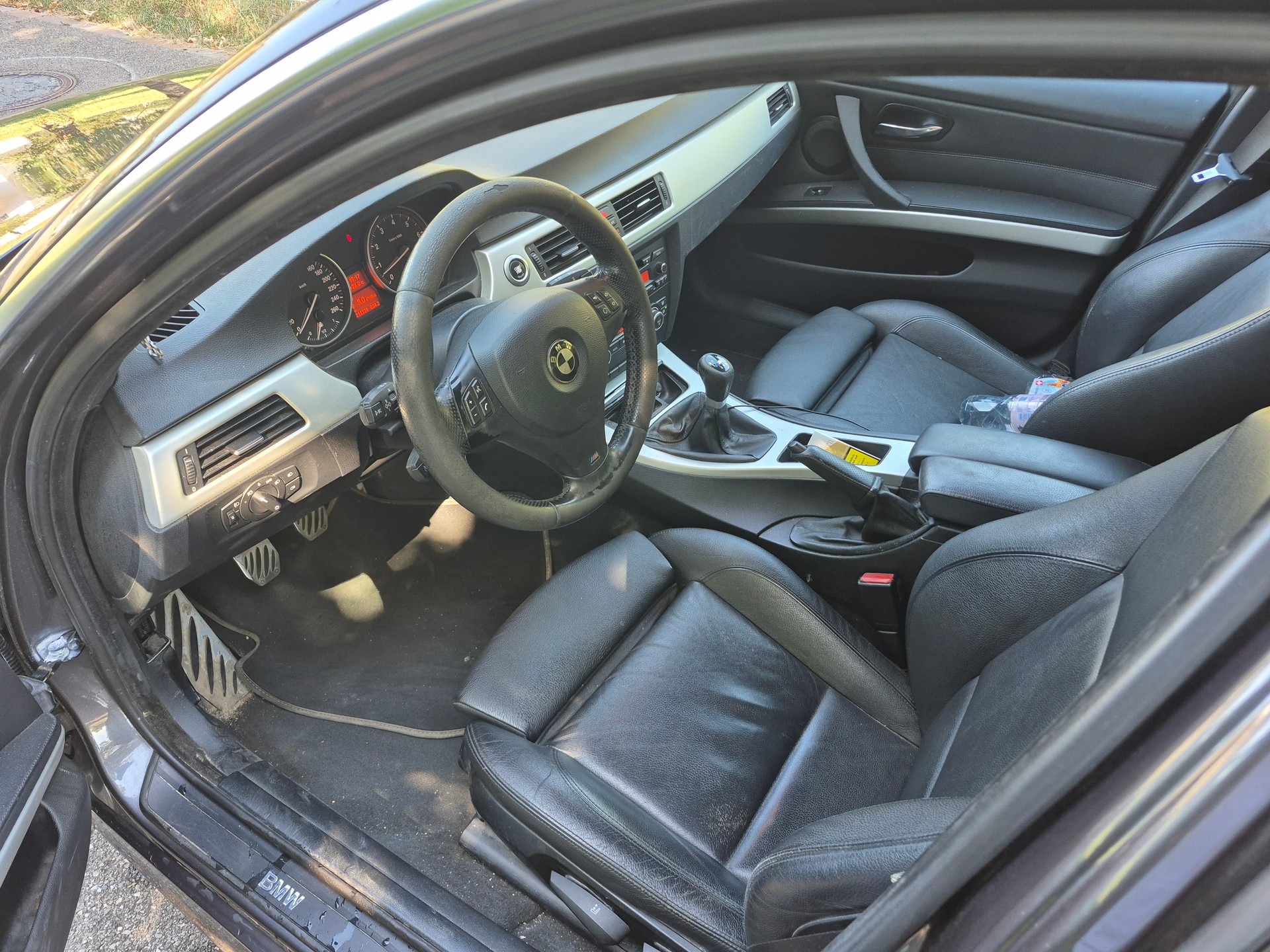 BMW 325xi Touring-image-4