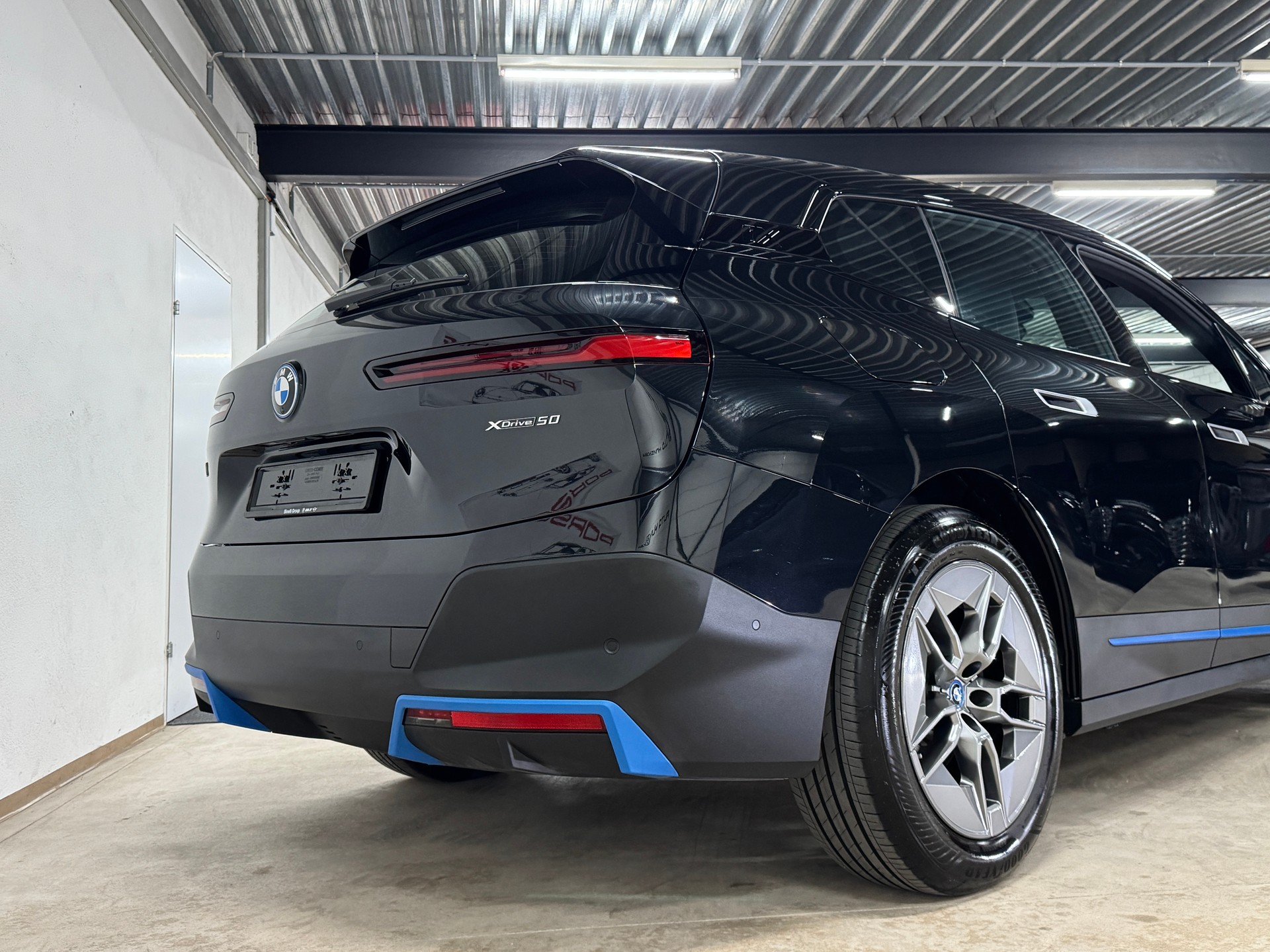 BMW iX xDrive50 Allrad 524PS-image-5