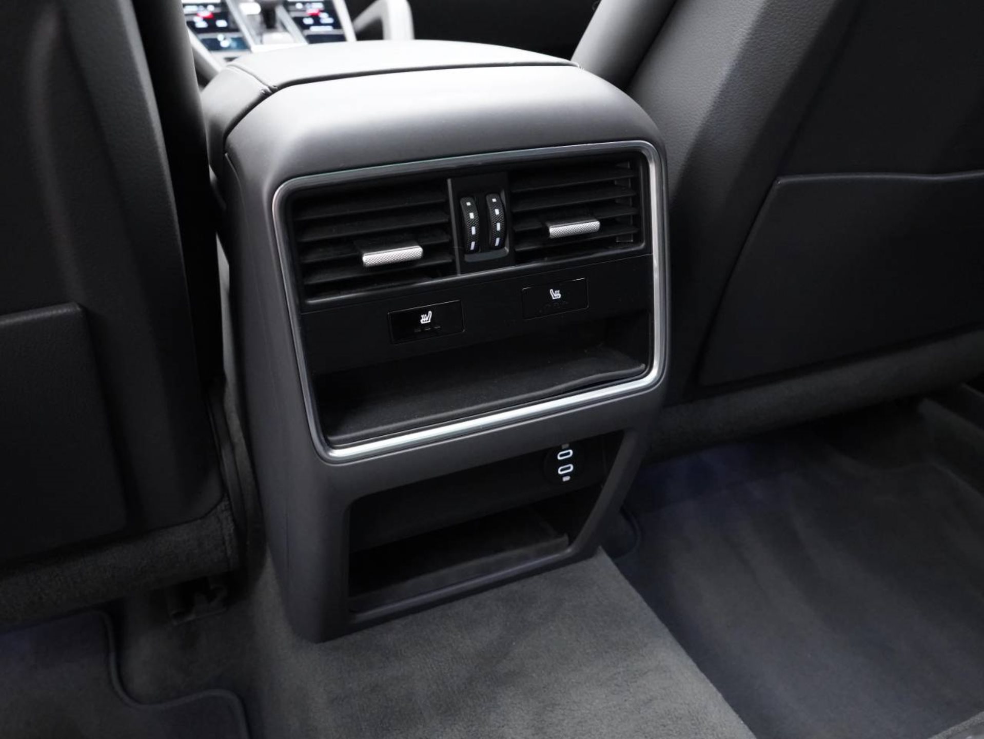 PORSCHE Cayenne E-Hybrid-image-29