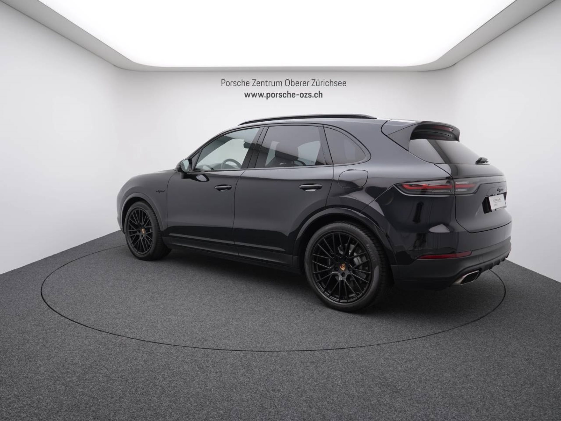 PORSCHE Cayenne E-Hybrid-image-2
