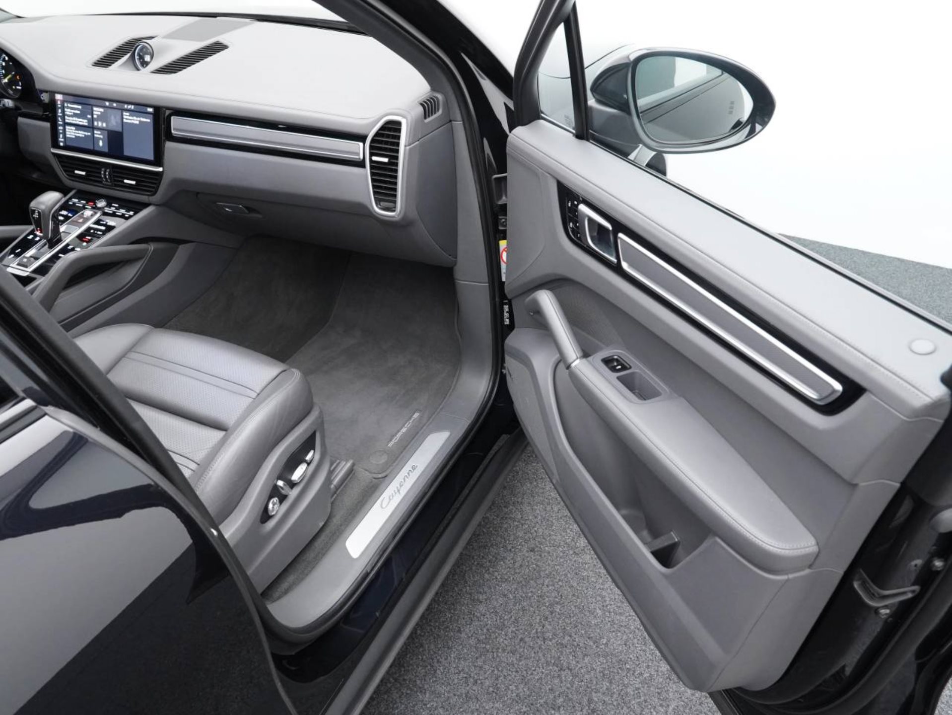 PORSCHE Cayenne E-Hybrid-image-23