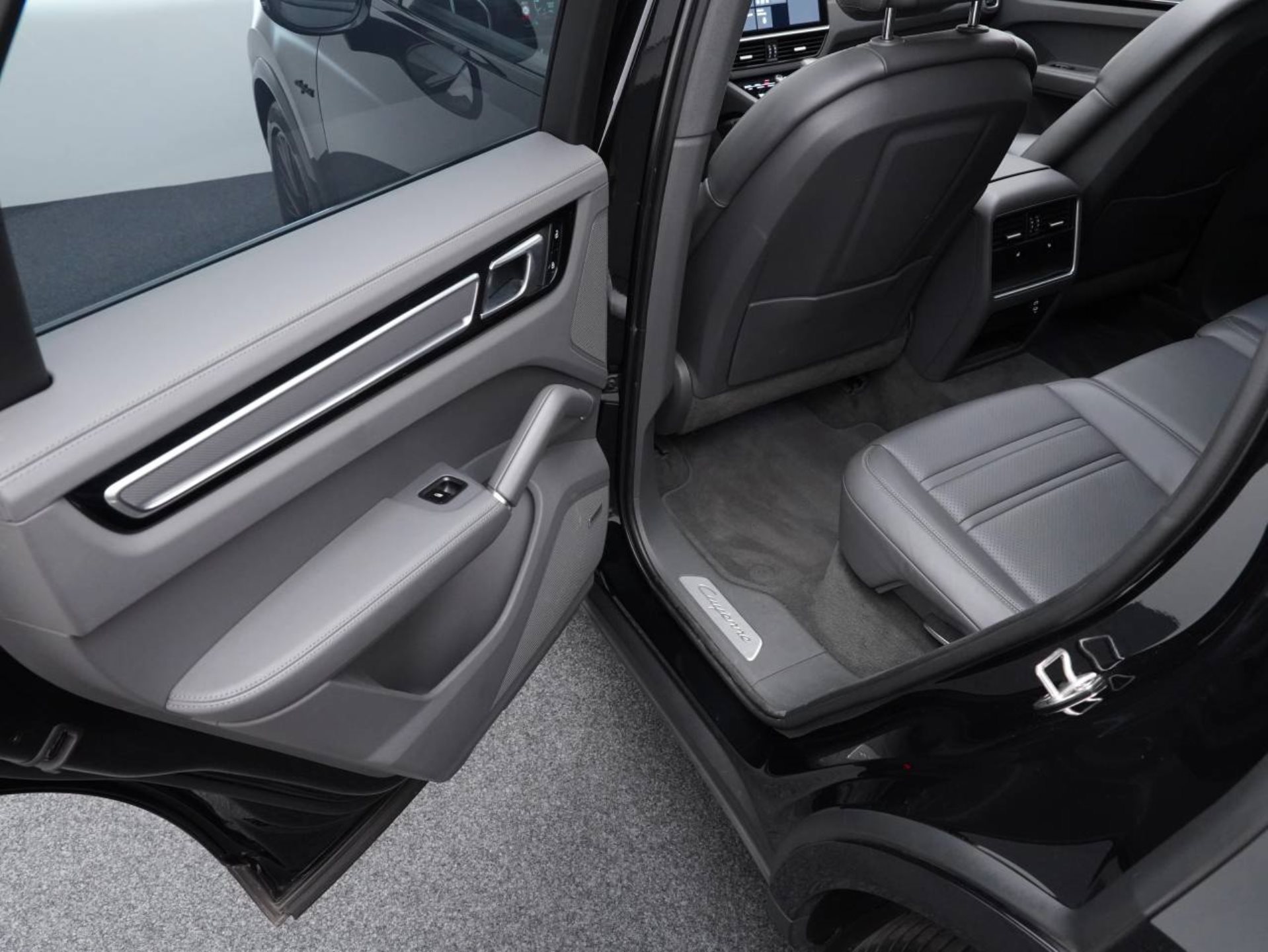 PORSCHE Cayenne E-Hybrid-image-27
