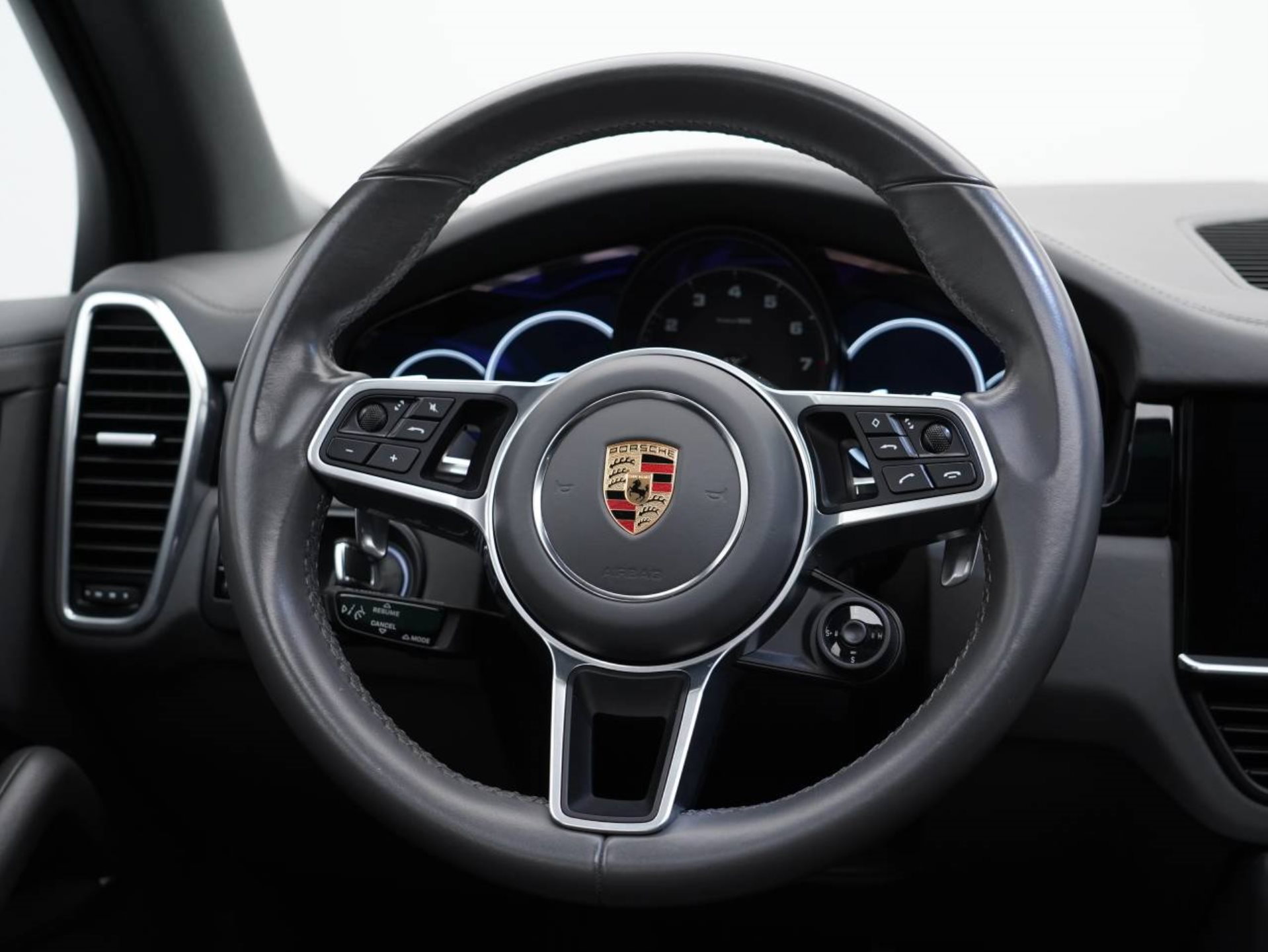 PORSCHE Cayenne E-Hybrid-image-15