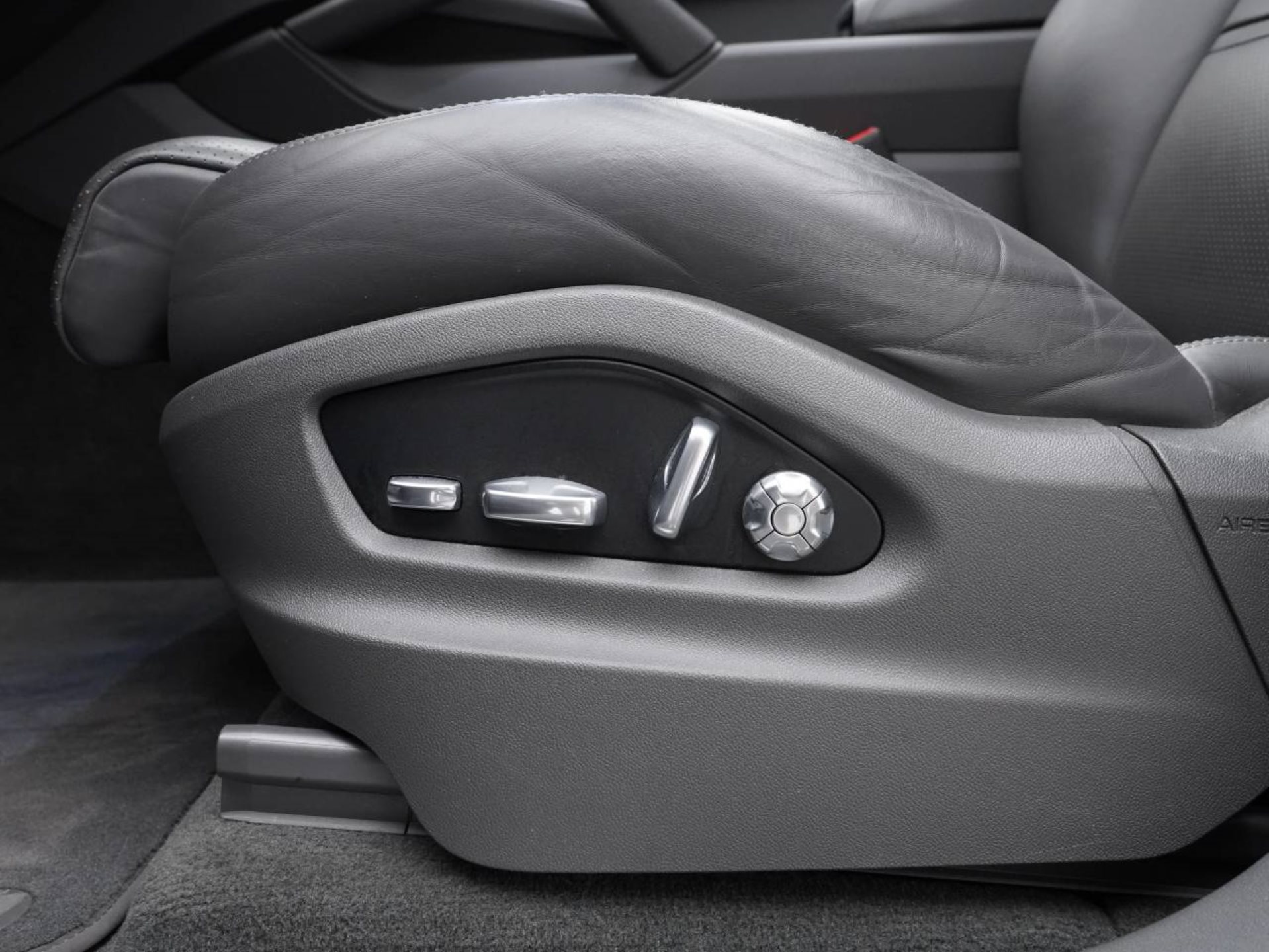 PORSCHE Cayenne E-Hybrid-image-22