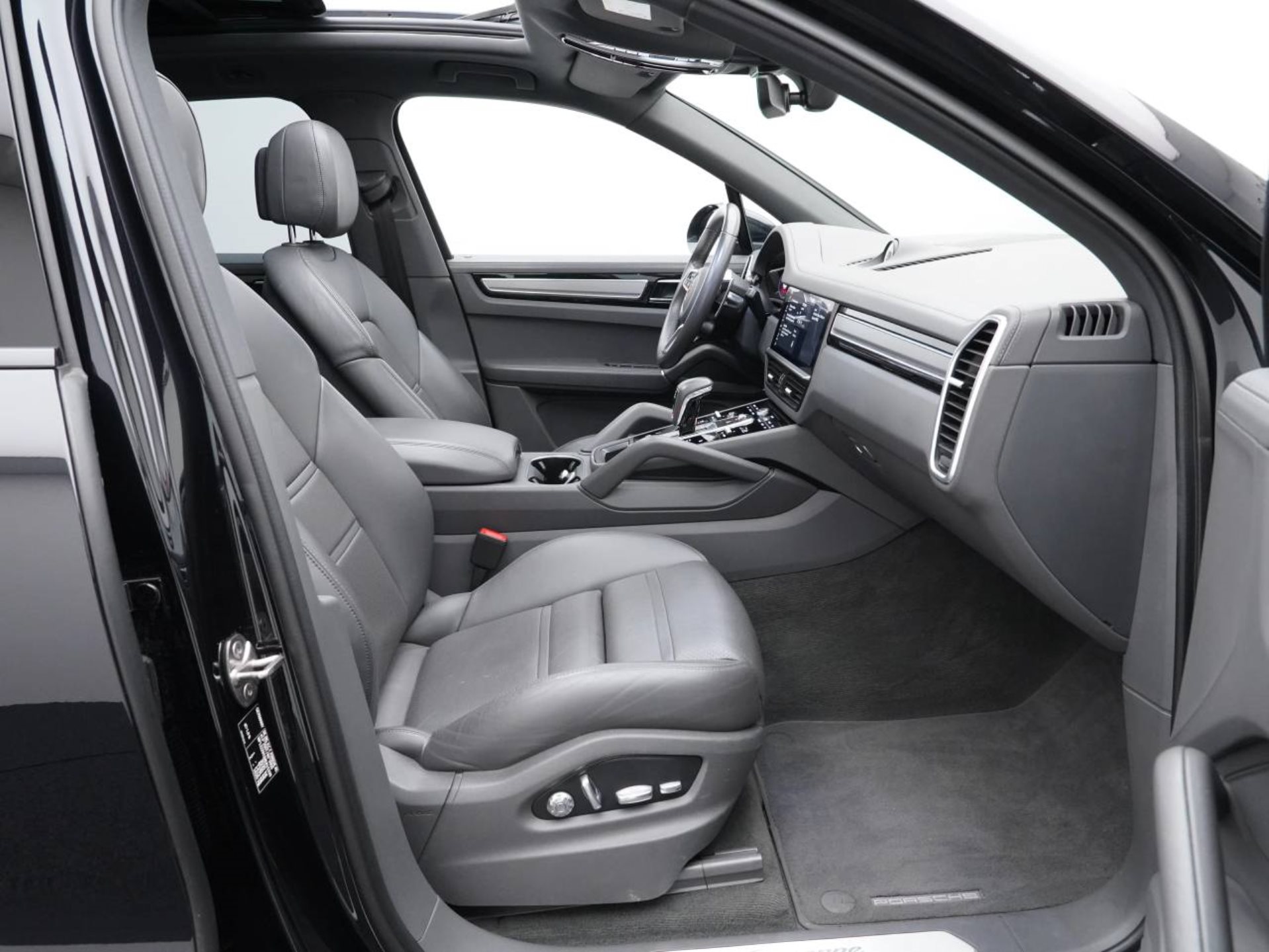 PORSCHE Cayenne E-Hybrid-image-25