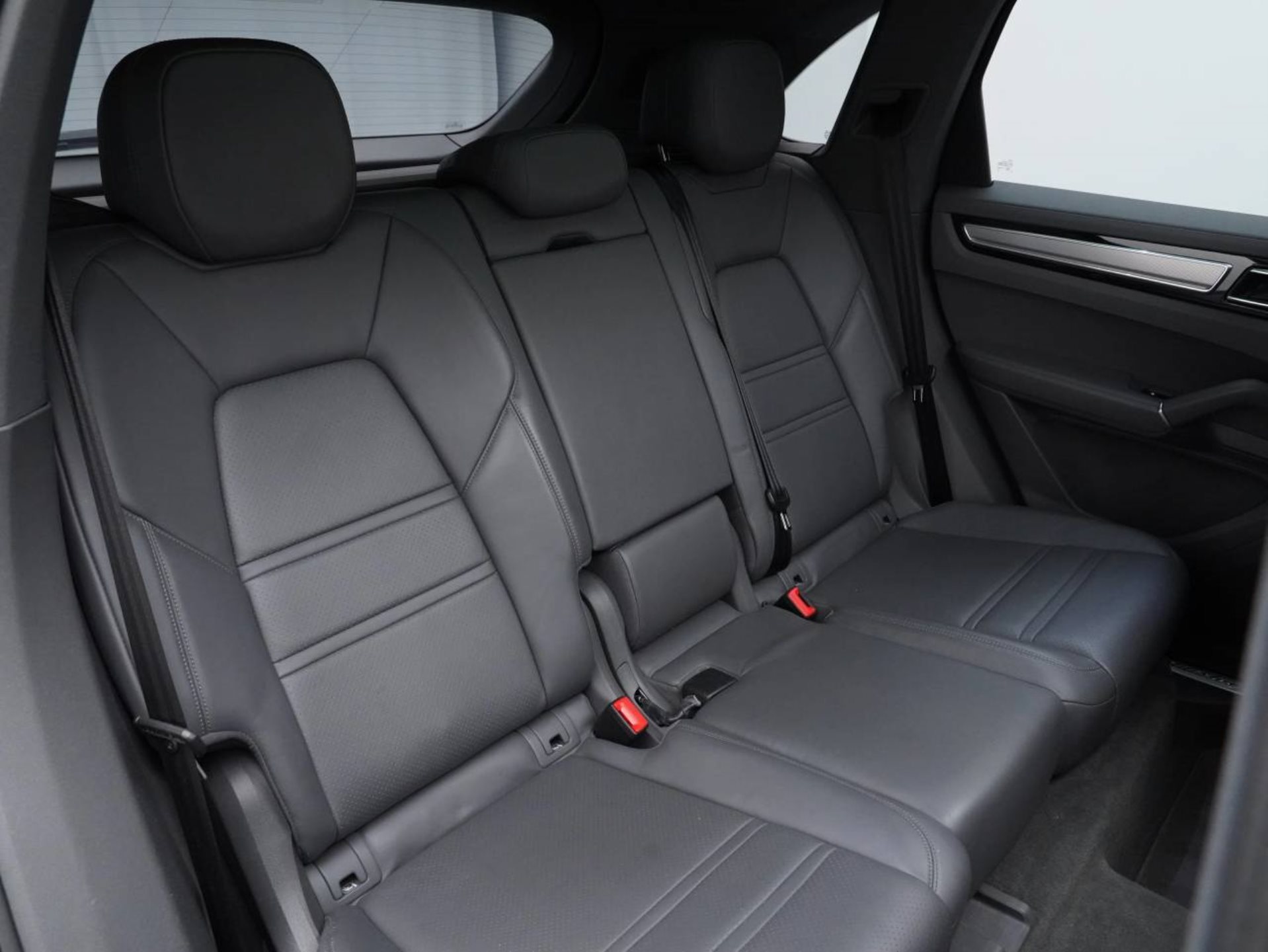 PORSCHE Cayenne E-Hybrid-image-30