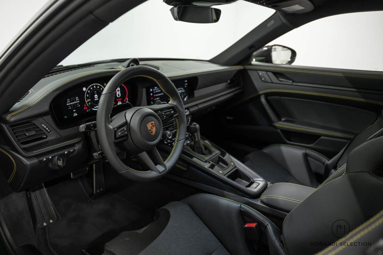 PORSCHE 911 Coupé 4.0 GT3 Touring PDK-image-16