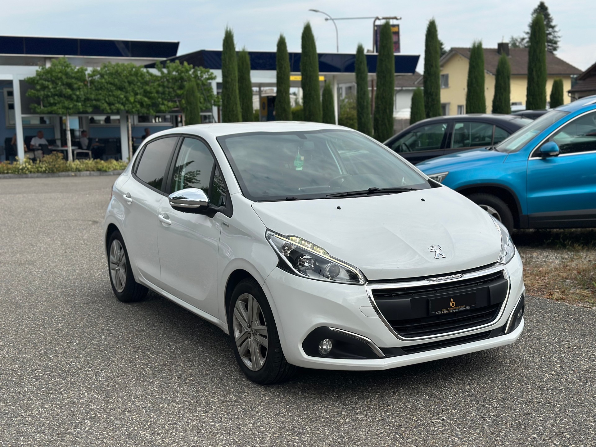 PEUGEOT 208 1.2 PureTech Style-image-0