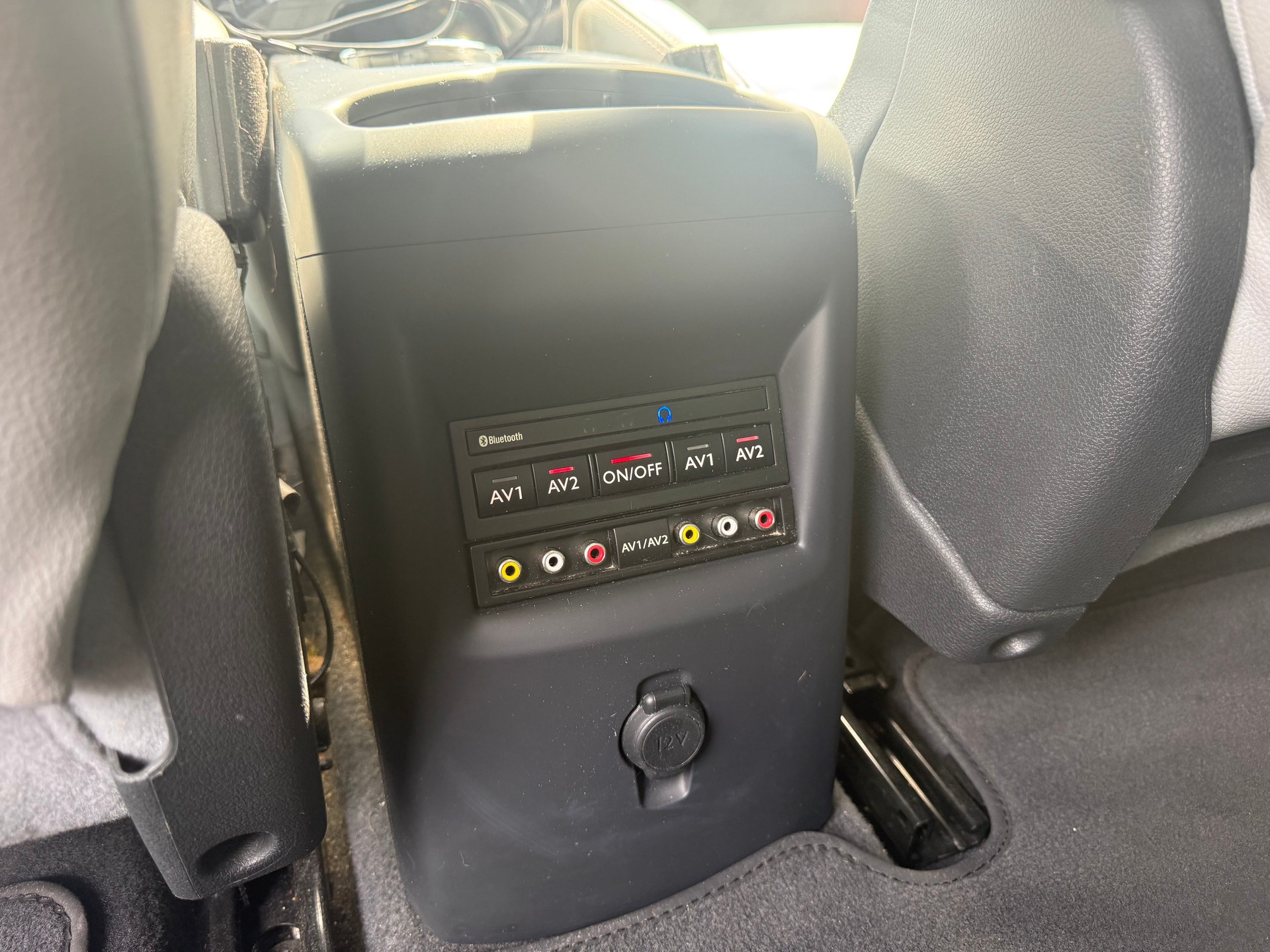 PEUGEOT 5008 1.6 16V T Allure-image-14