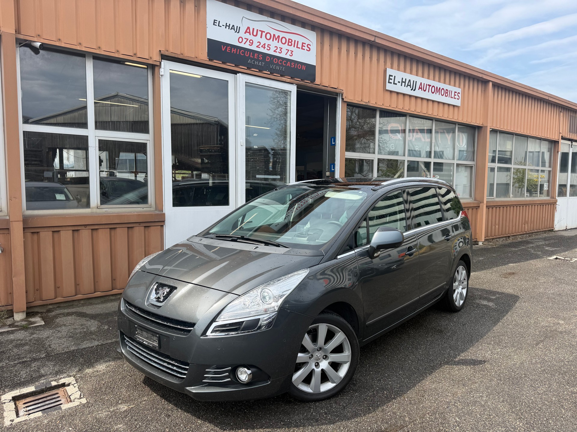 PEUGEOT 5008 1.6 16V T Allure-image-0