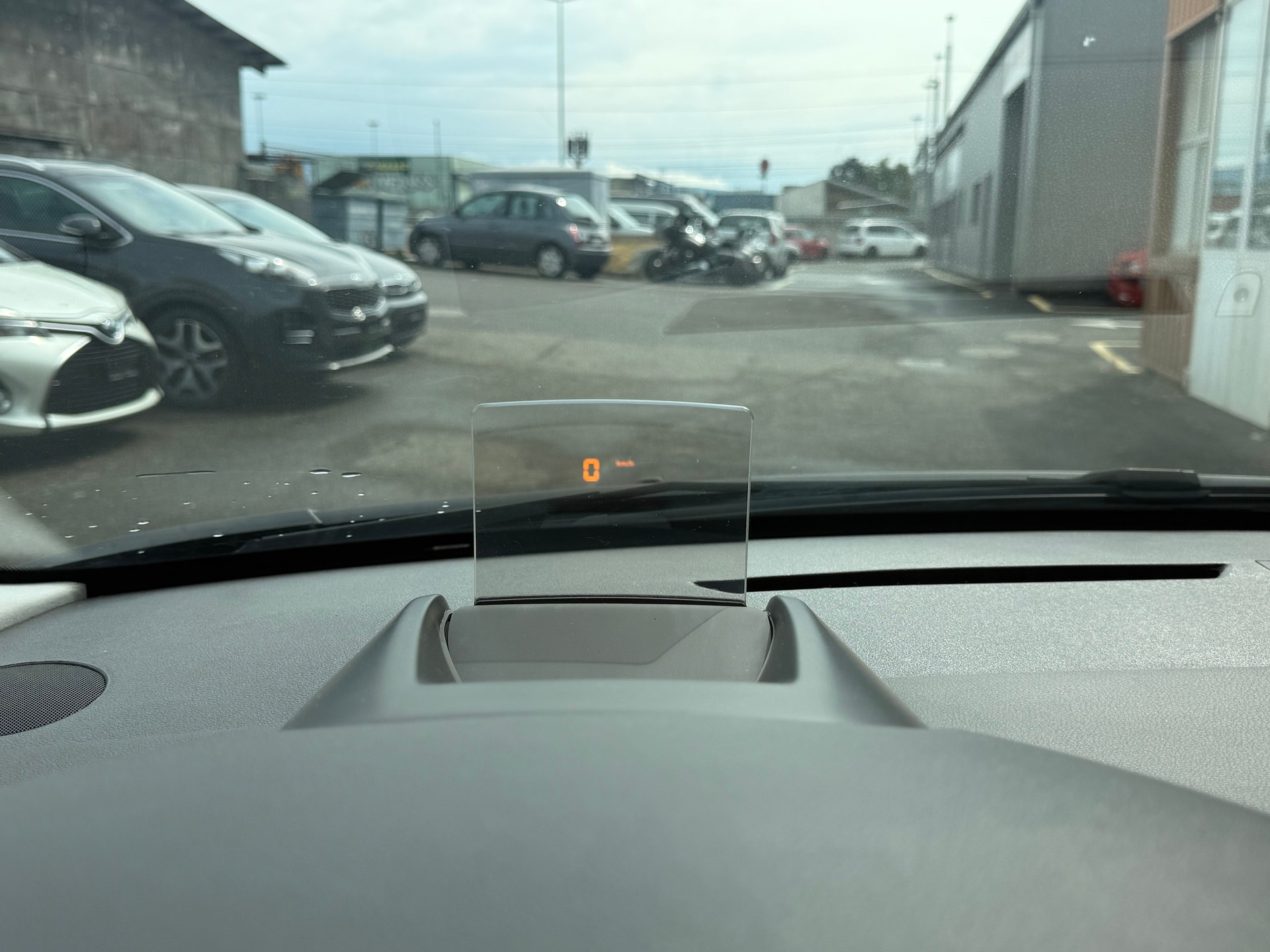 PEUGEOT 5008 1.6 16V T Allure-image-8