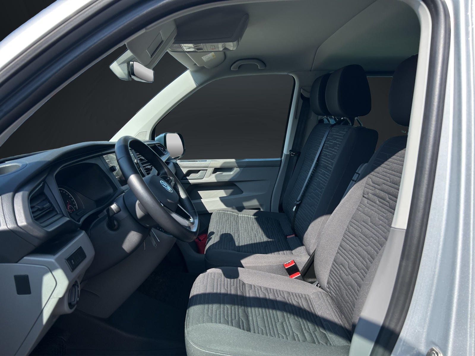 VW T6.1 Caravelle 2.0TDI Comfort 4Motion-image-11