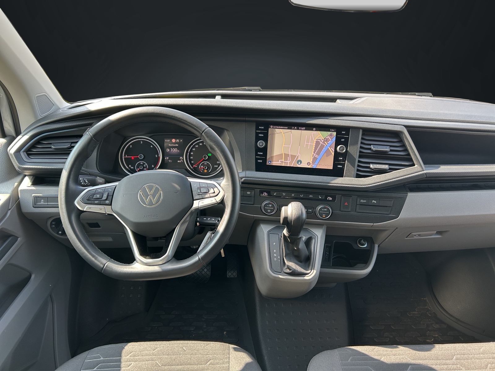 VW T6.1 Caravelle 2.0TDI Comfort 4Motion-image-12