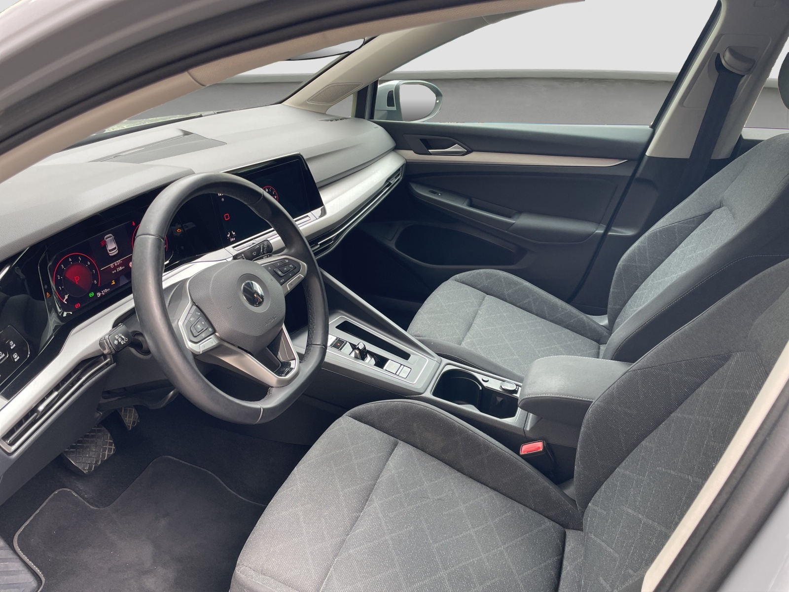 VW Golf 1.0 eTSI mHEV ACTLife DSG-image-7