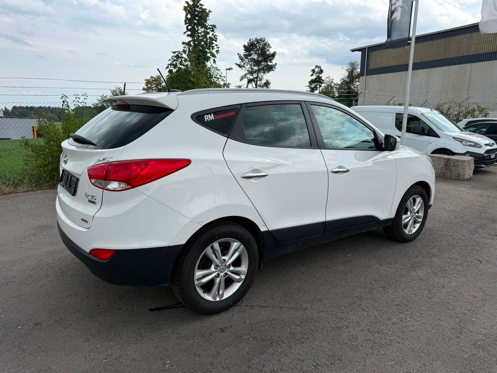HYUNDAI iX 35 2.0 CRDi Style 4WD Automatic-image-4