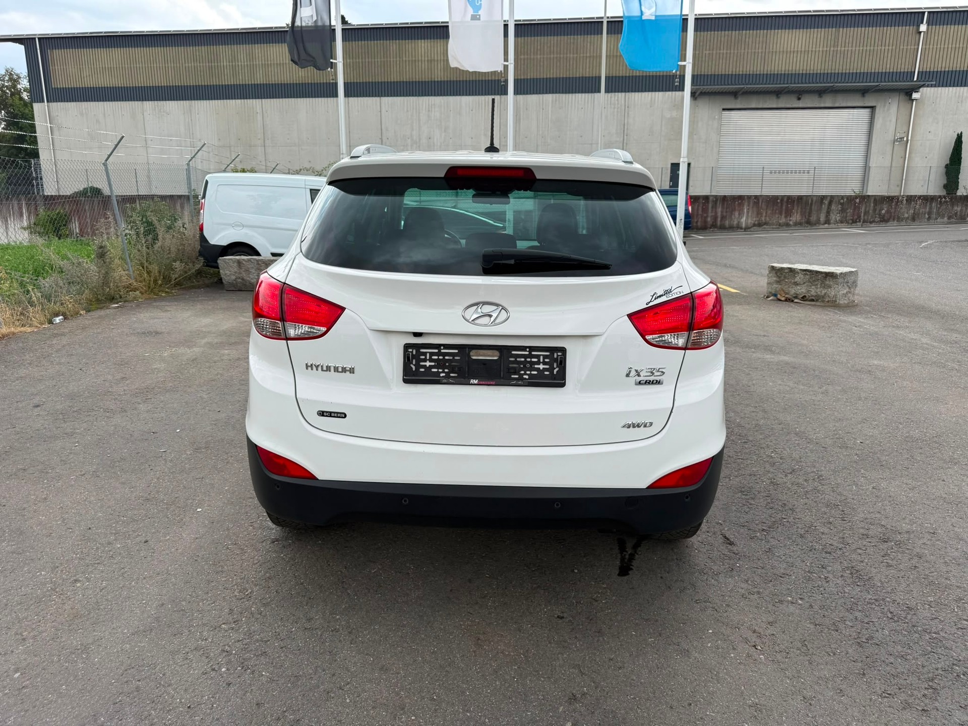 HYUNDAI iX 35 2.0 CRDi Style 4WD Automatic-image-5