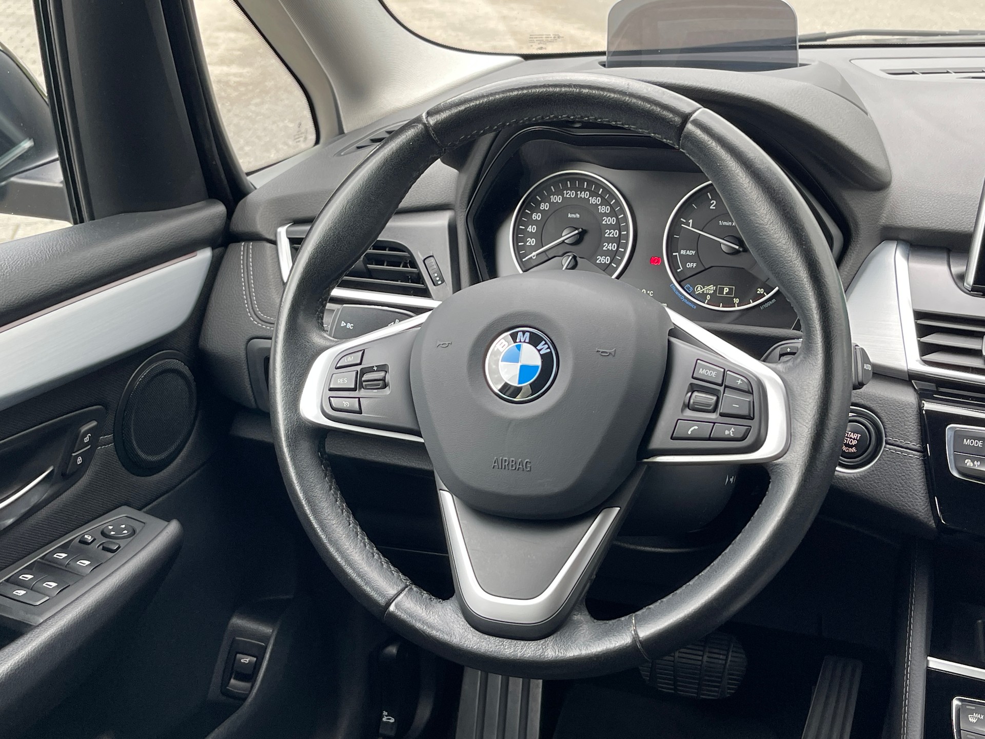 BMW 220d xDrive Gran Tourer Steptronic-image-8