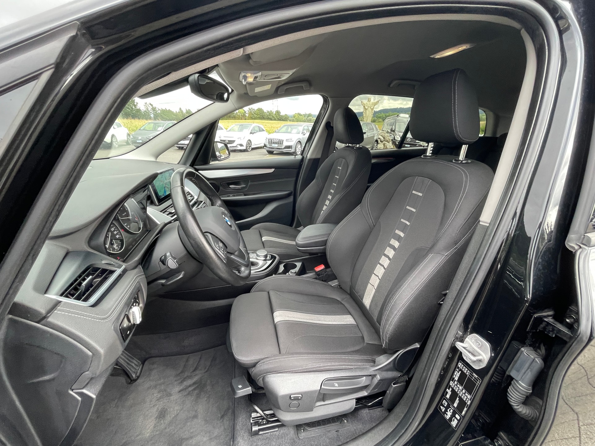 BMW 220d xDrive Gran Tourer Steptronic-image-12