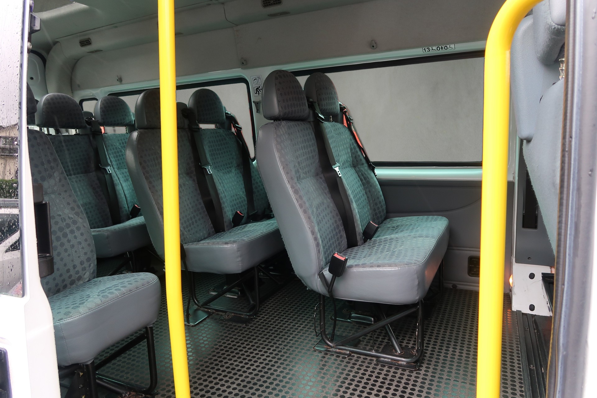 FORD 350 L Kleinbus-image-16