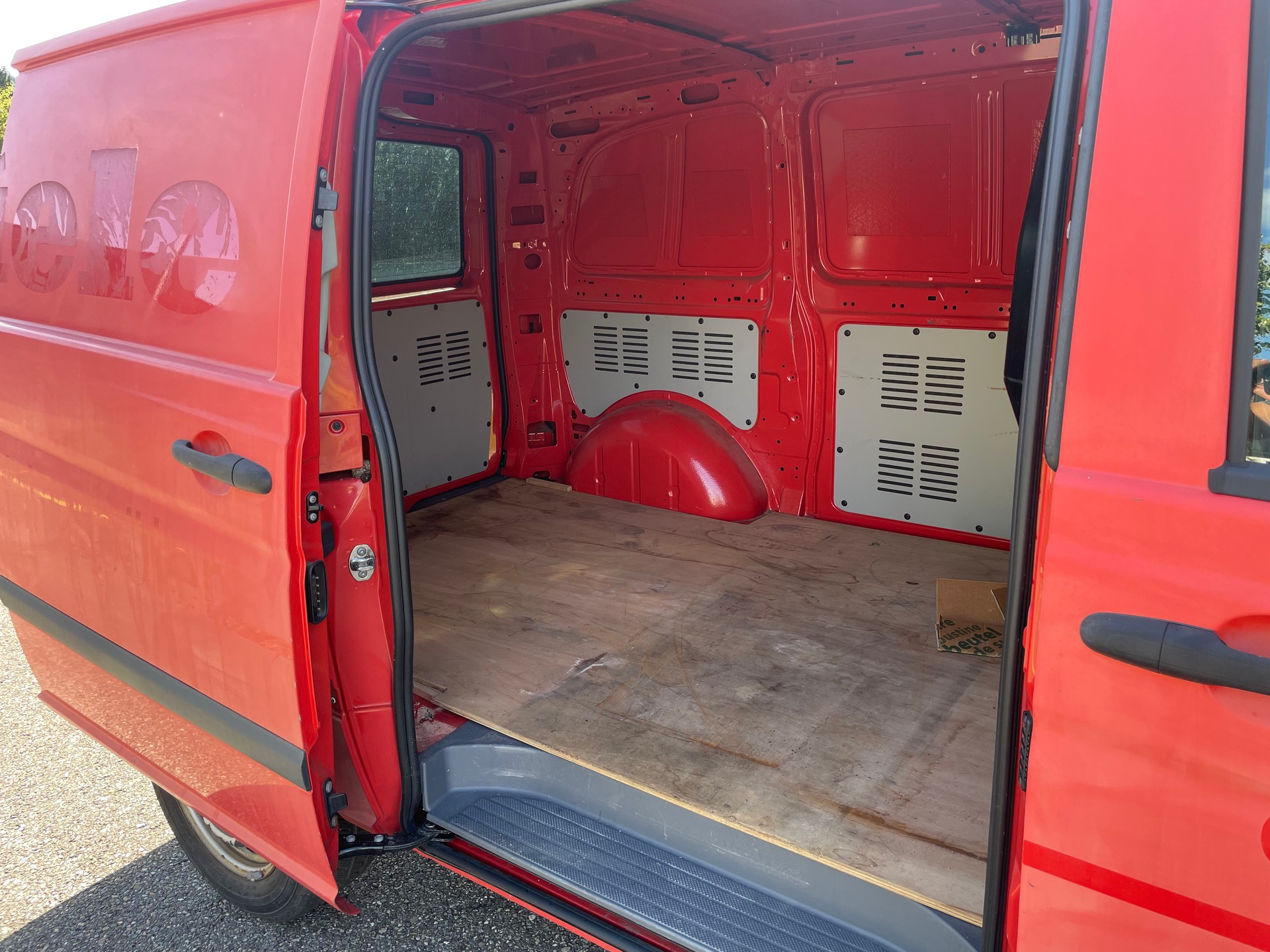 MERCEDES-BENZ Vito 109 CDI-image-13