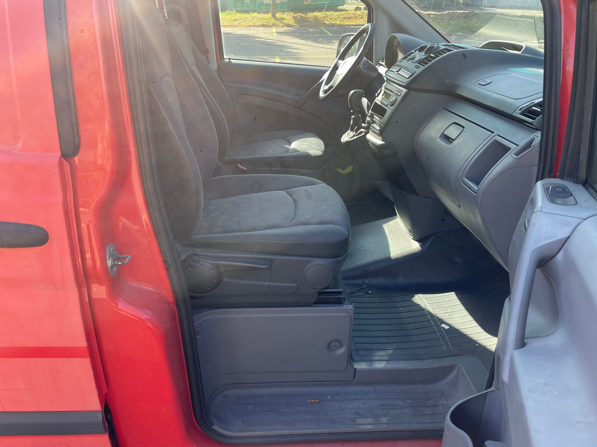 MERCEDES-BENZ Vito 109 CDI-image-11