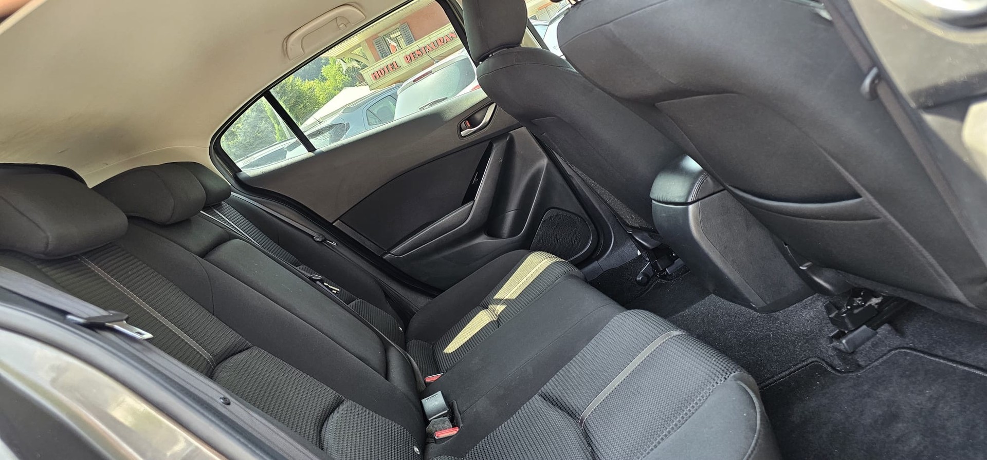 MAZDA 3 SKYACTIV-G 120 Ambition Automat-image-9