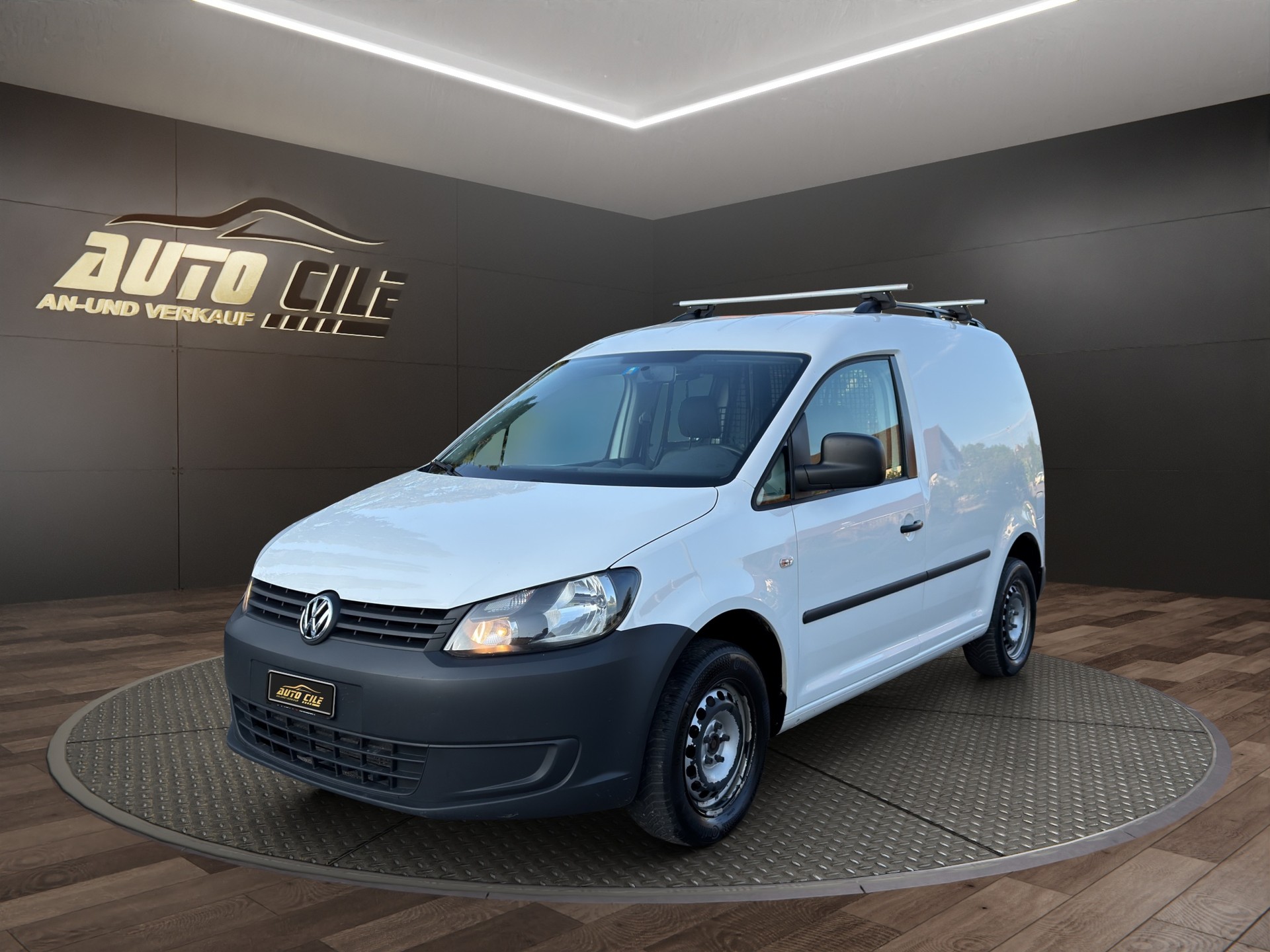 VW Caddy 1.6 TDI BlueMotion Technology-image-0