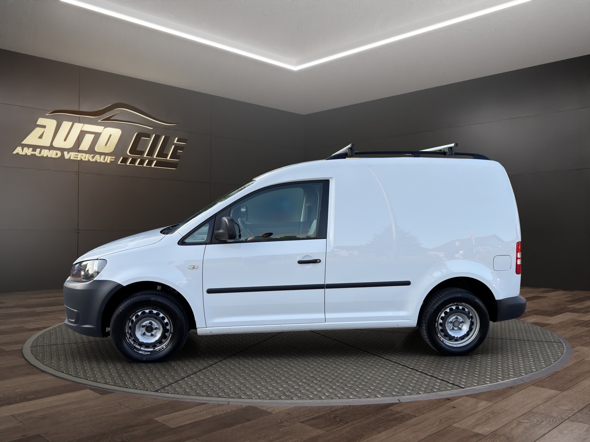 VW Caddy 1.6 TDI BlueMotion Technology-image-3