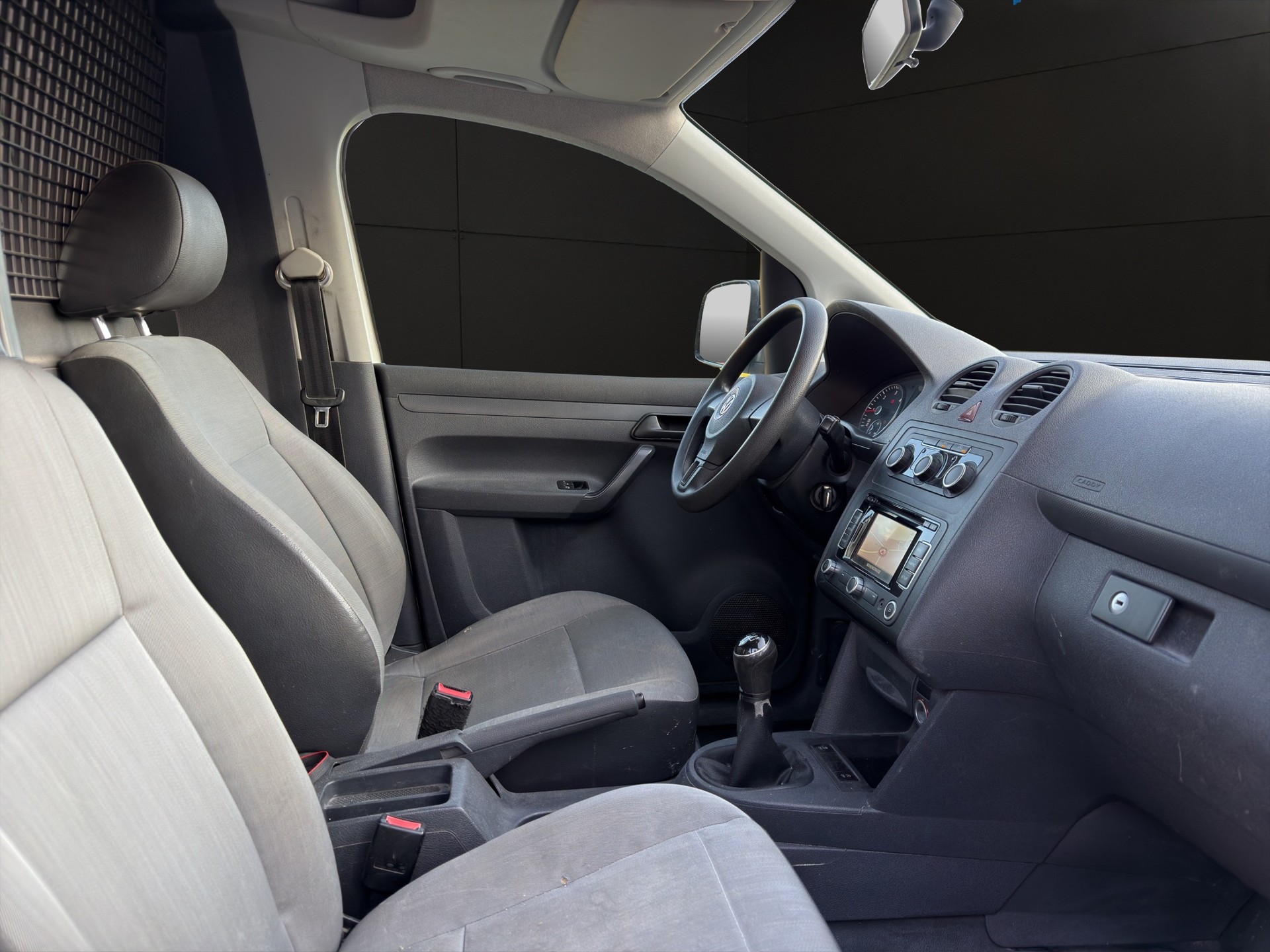 VW Caddy 1.6 TDI BlueMotion Technology-image-8