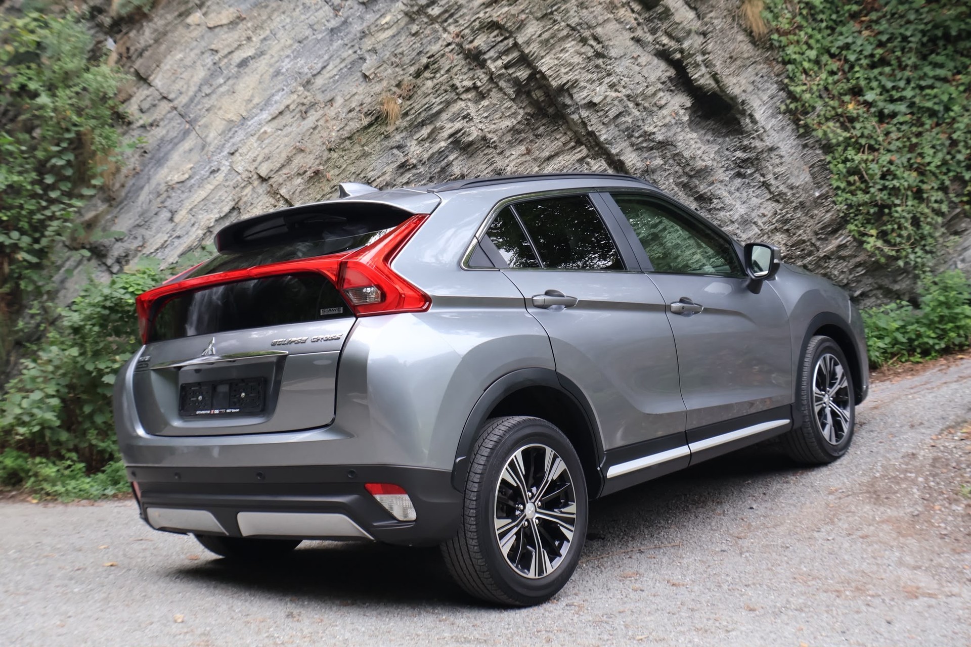 MITSUBISHI Eclipse Cross 1.5 T-Mivec Diamond 4WD CVT-image-2