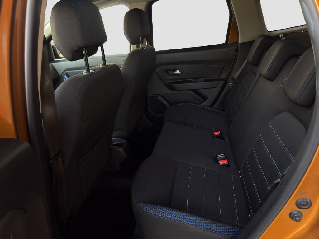DACIA Duster 1.3 TCe 150 Celebration 4WD-image-12