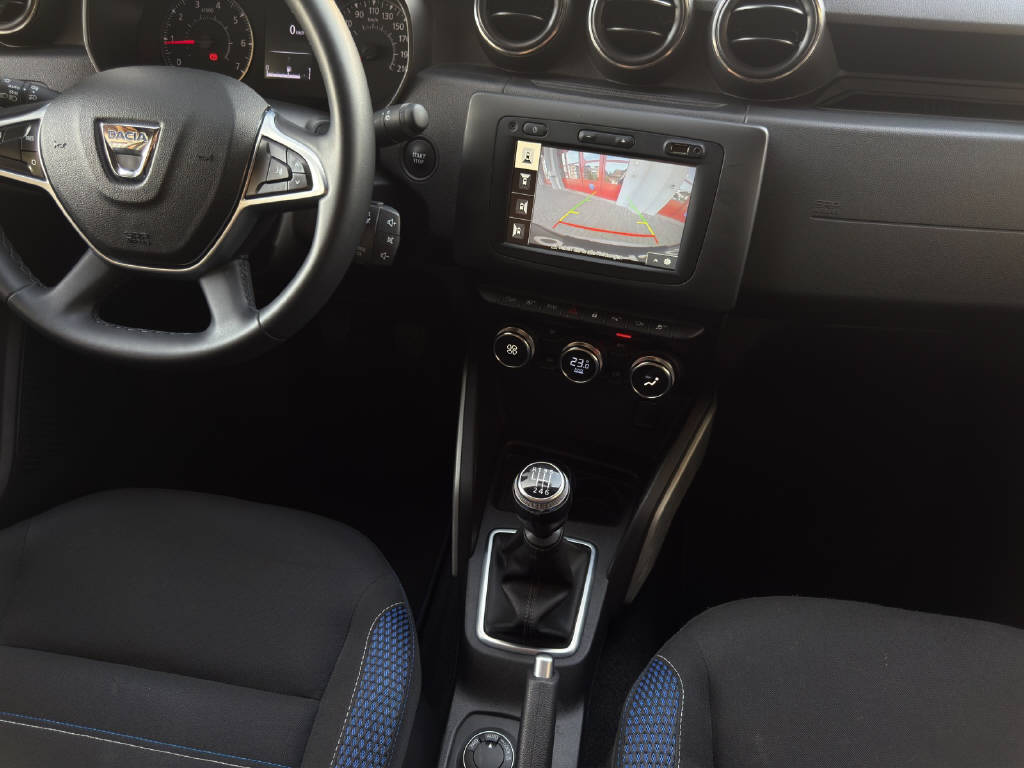 DACIA Duster 1.3 TCe 150 Celebration 4WD-image-9