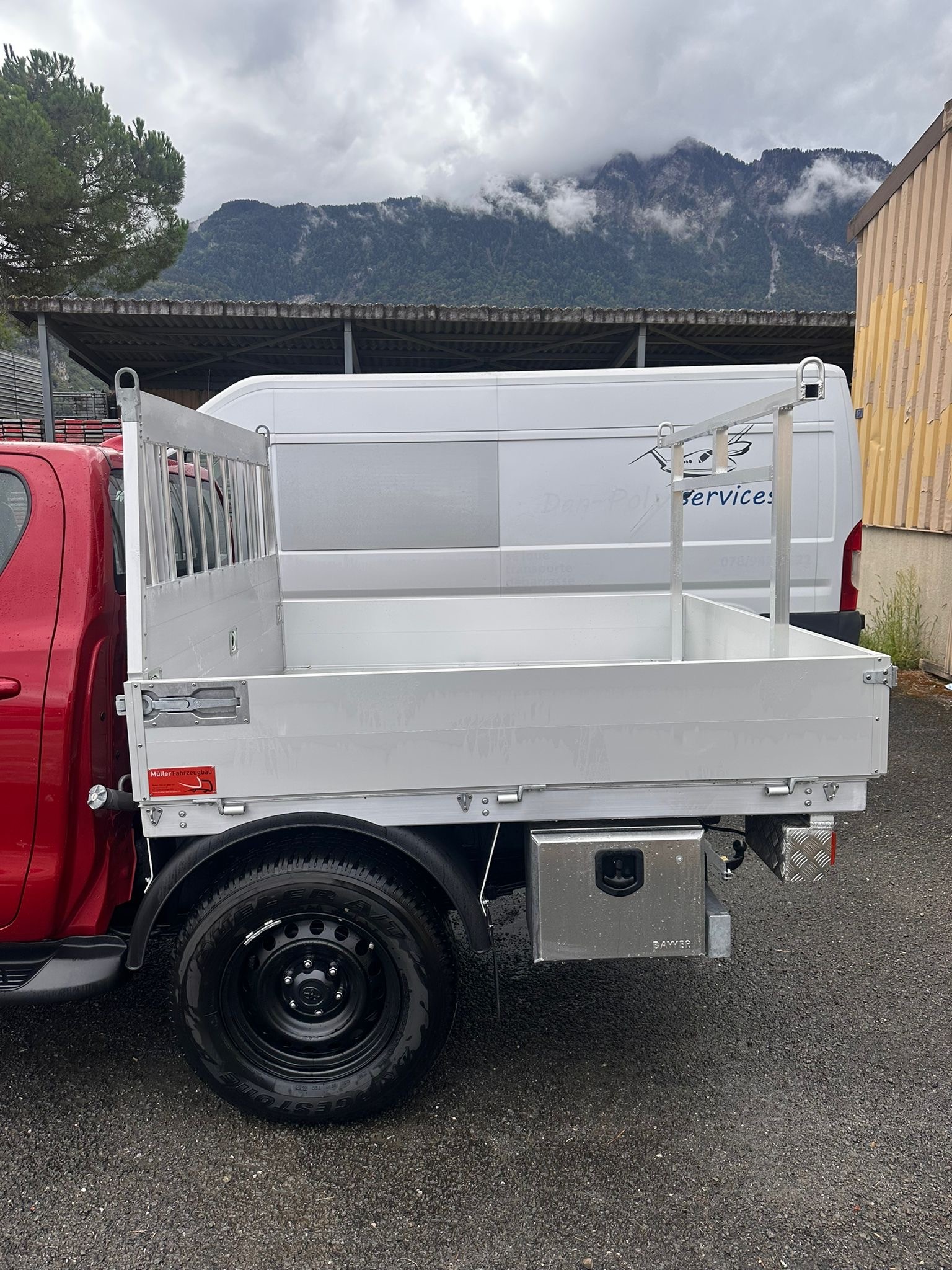 TOYOTA Hilux 2.4d Comfort Double Cab 4x4-image-2