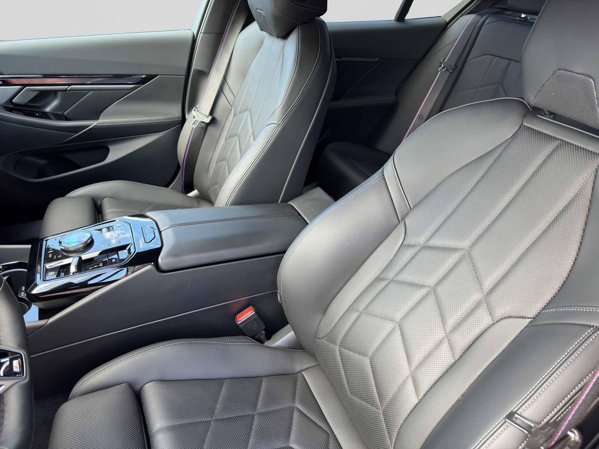 BMW 520i M Sport Pro Steptronic-image-5