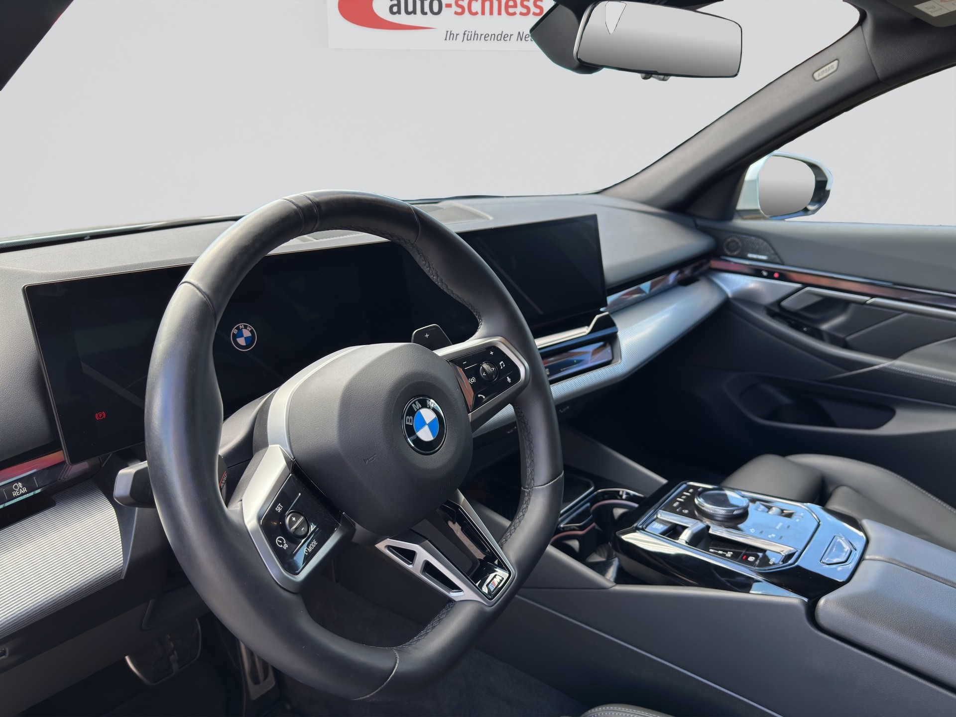 BMW 520i M Sport Pro Steptronic-image-6