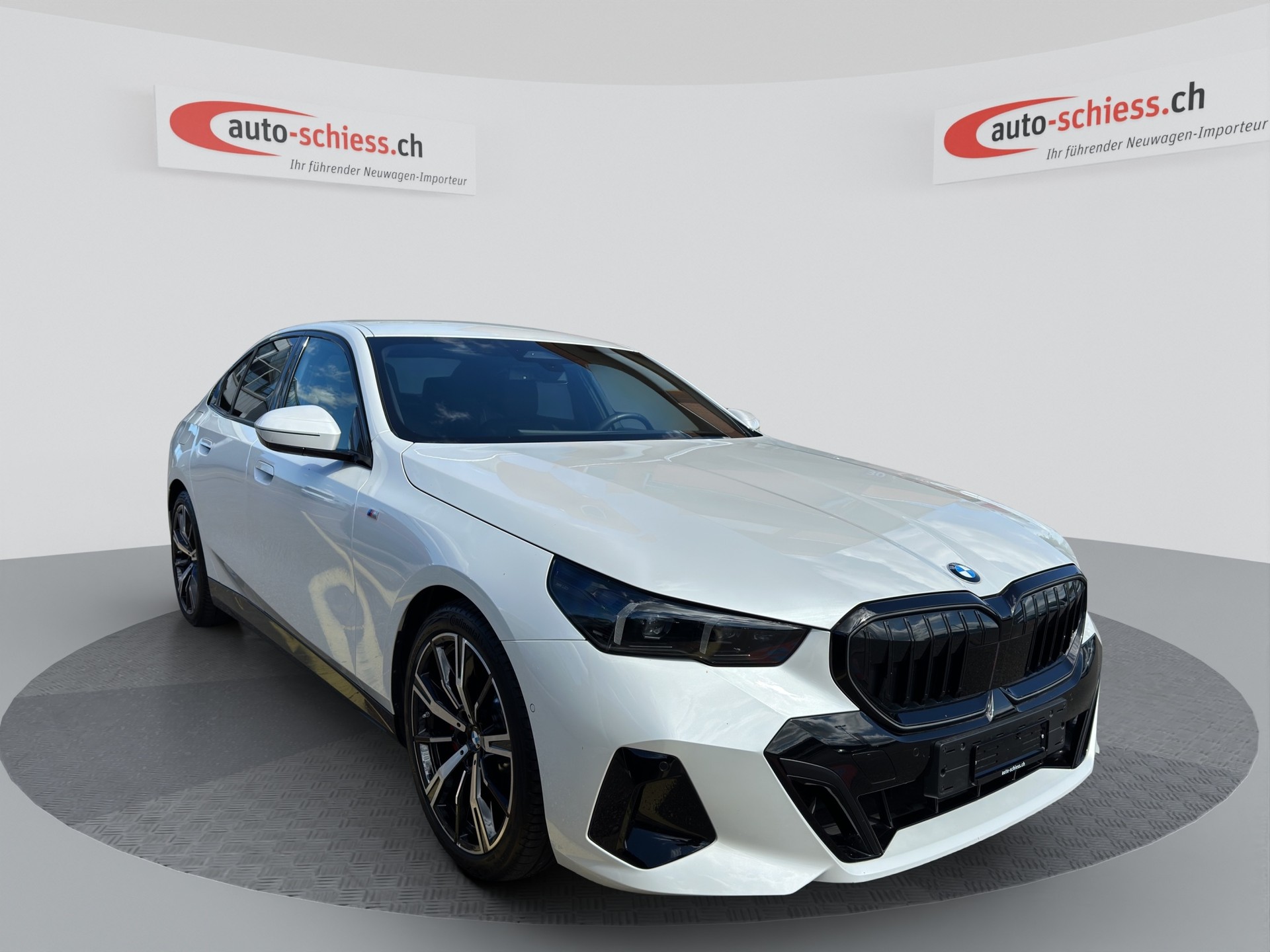 BMW 520i M Sport Pro Steptronic-image-0