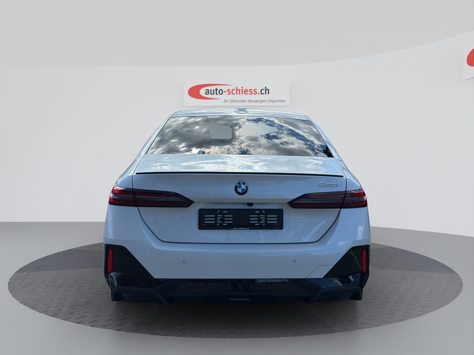 BMW 520i M Sport Pro Shadow Line Steptronic-image-3