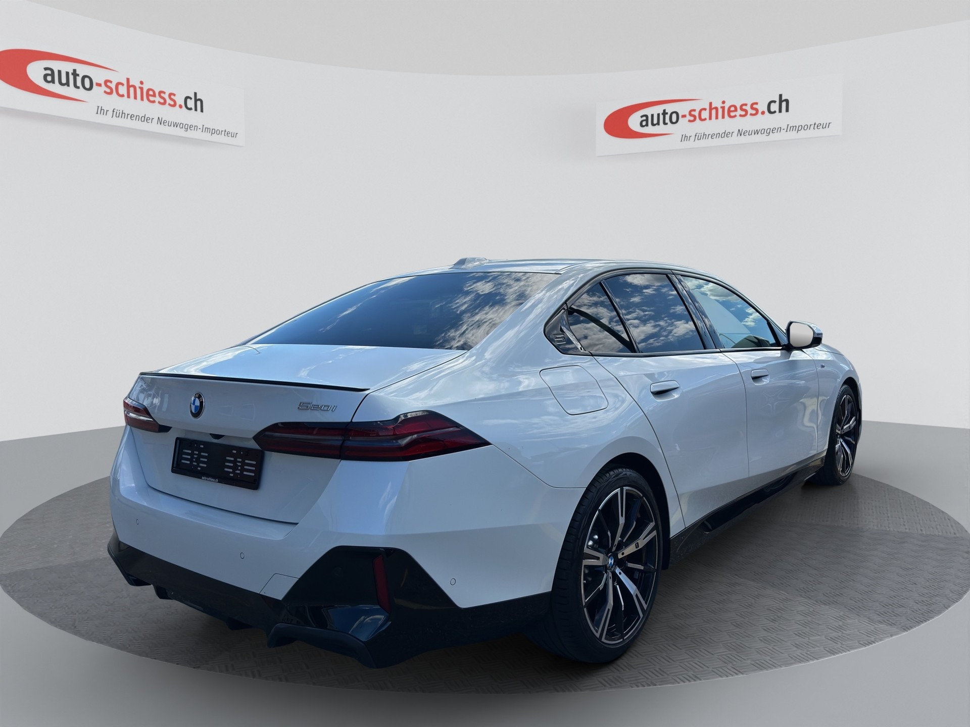 BMW 520i M Sport Pro Steptronic-image-4