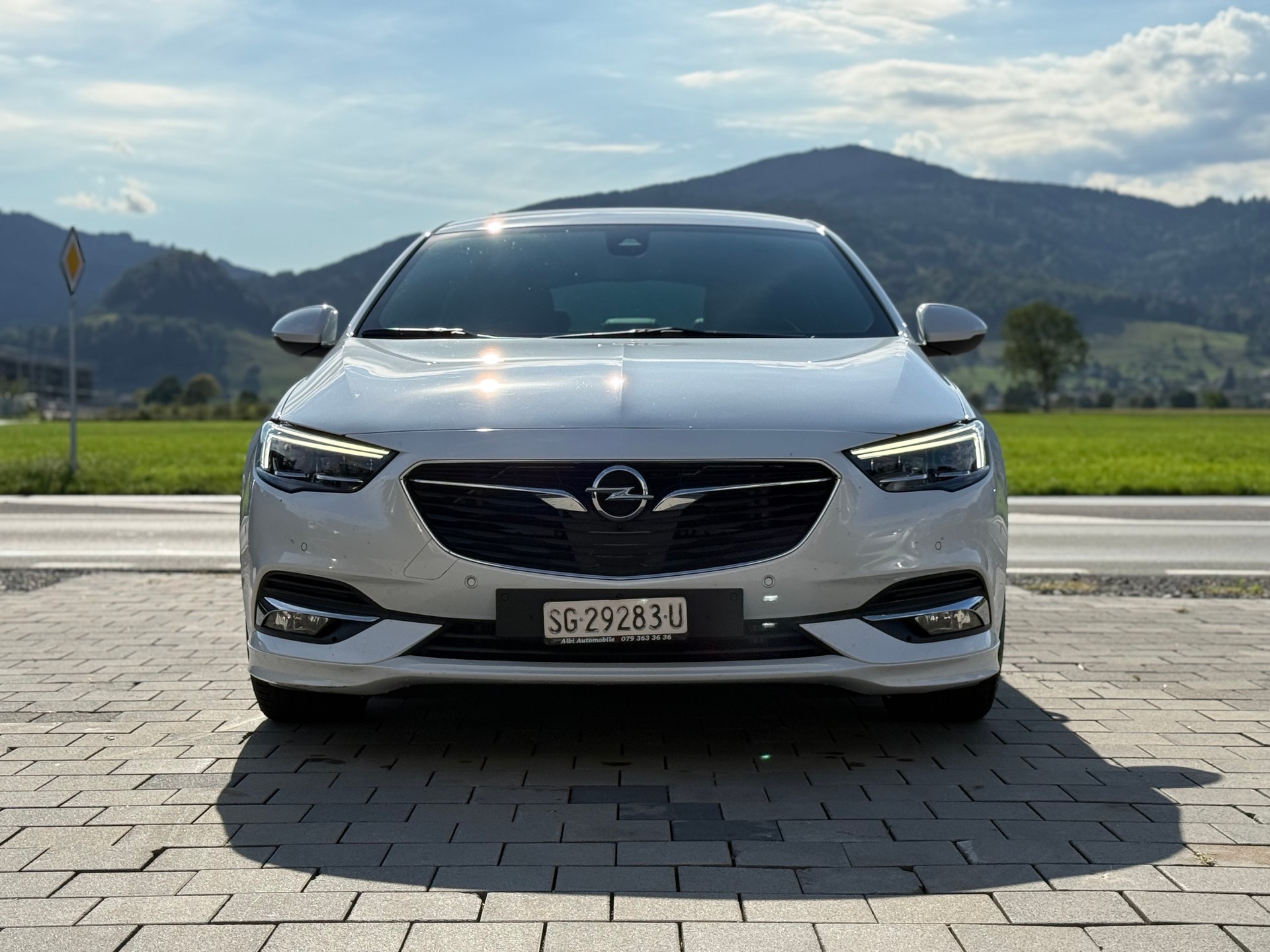 OPEL Insignia 2.0 T Grand Sport Excellence 4WD Automat.-image-2