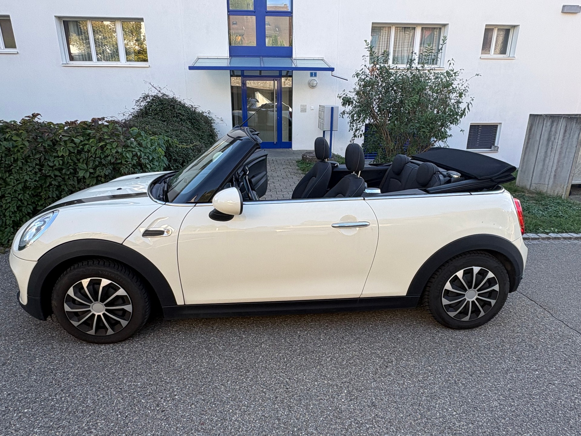 MINI 1.5i Cooper-image-0
