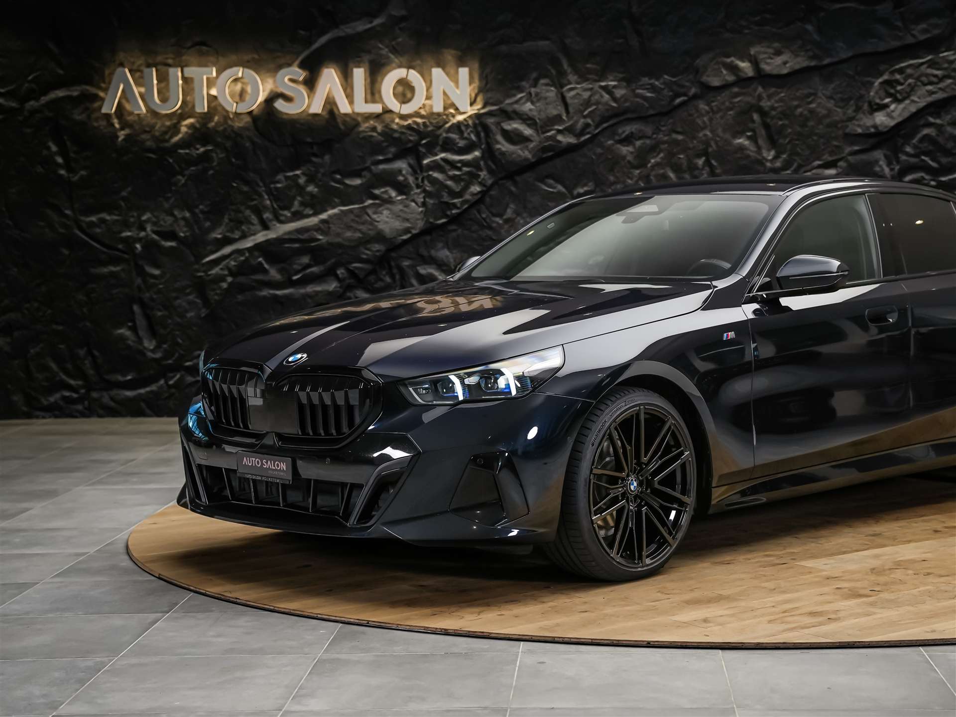 BMW 520d xDrive M Sport Steptronic *21" Felgen*Werksgarantie*Memory*-image-13