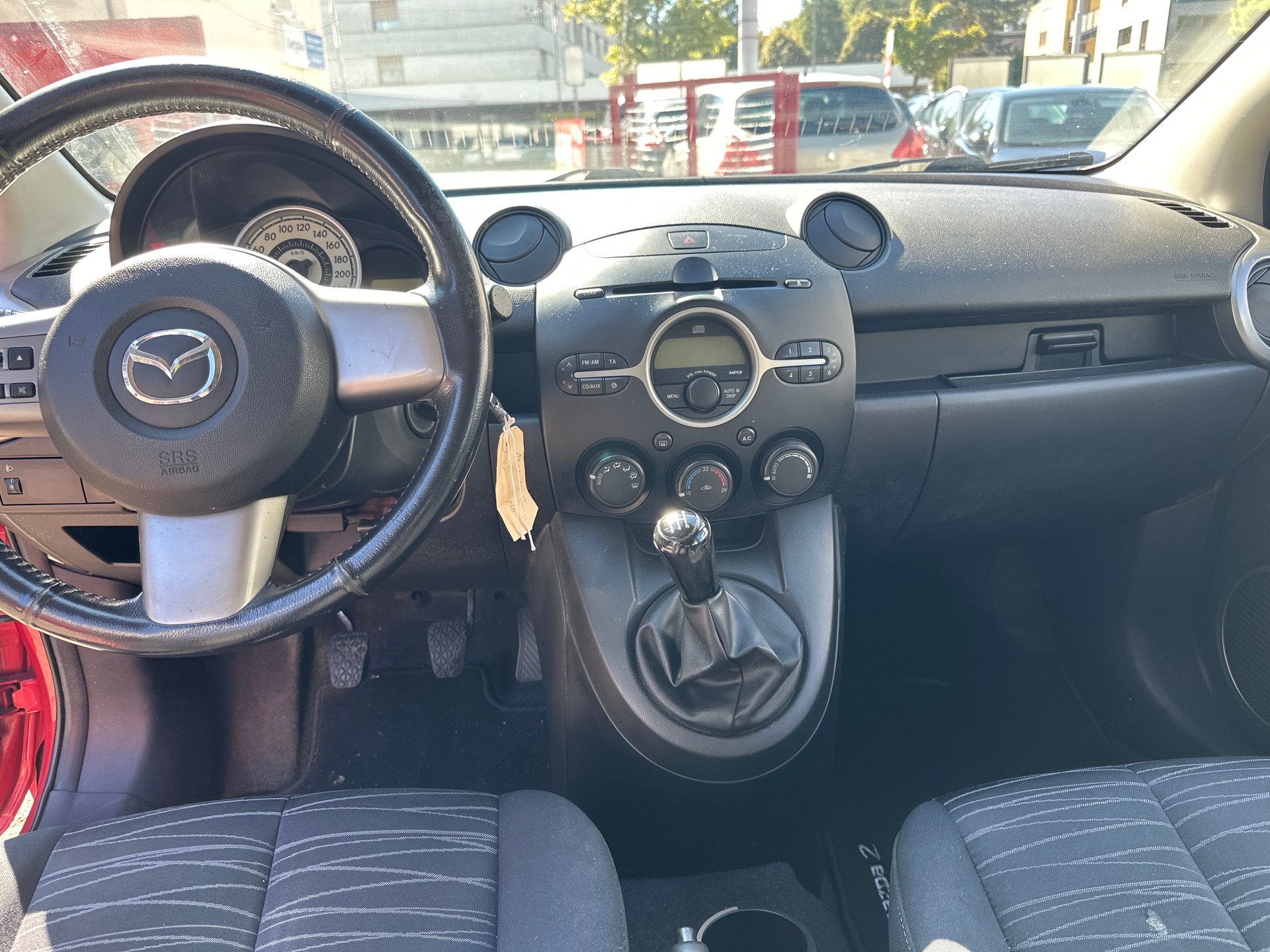 MAZDA 2 1.3i 16V Exclusive-image-13