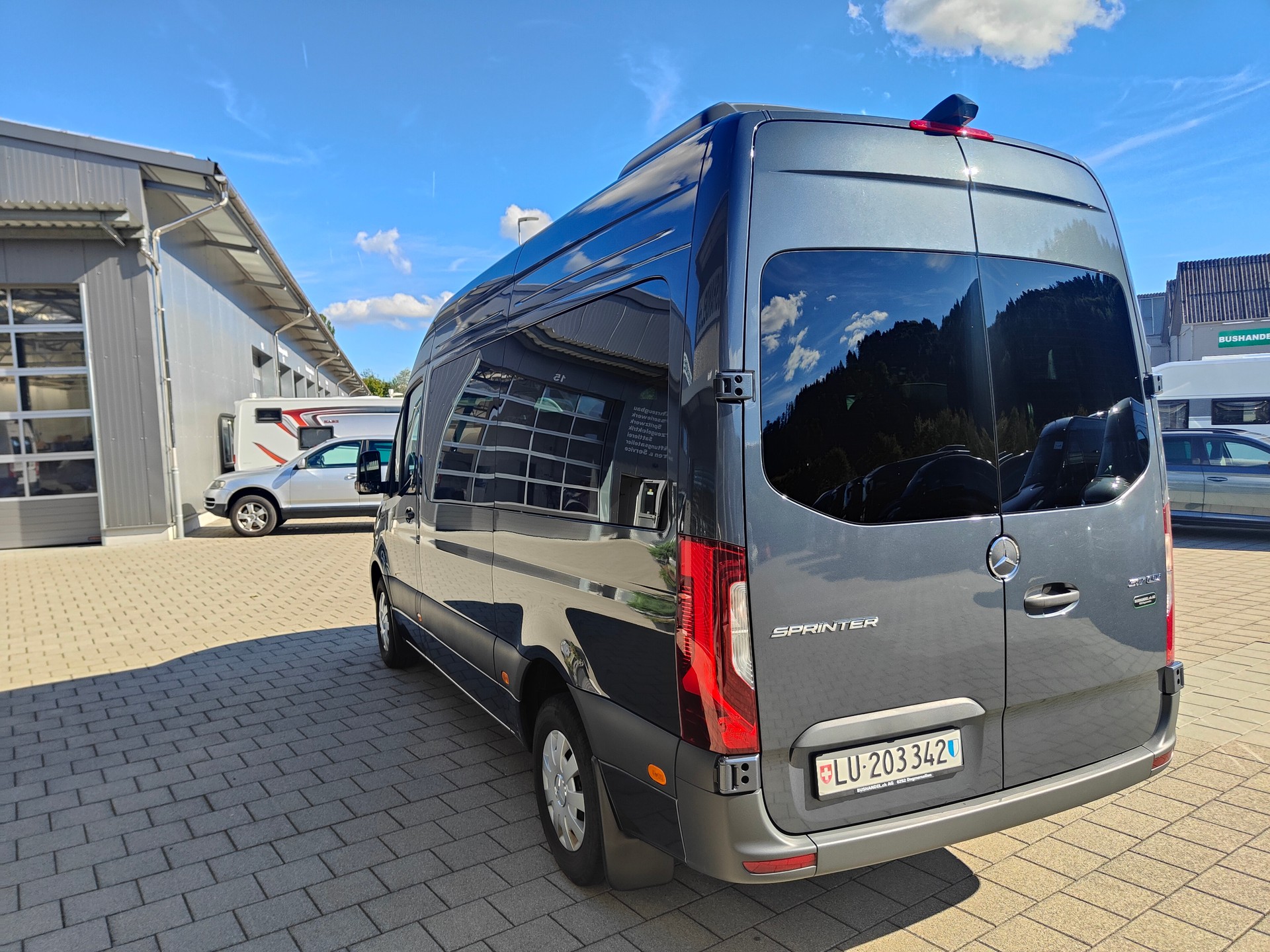 MERCEDES-BENZ 317 VIP Kleinbus-image-2