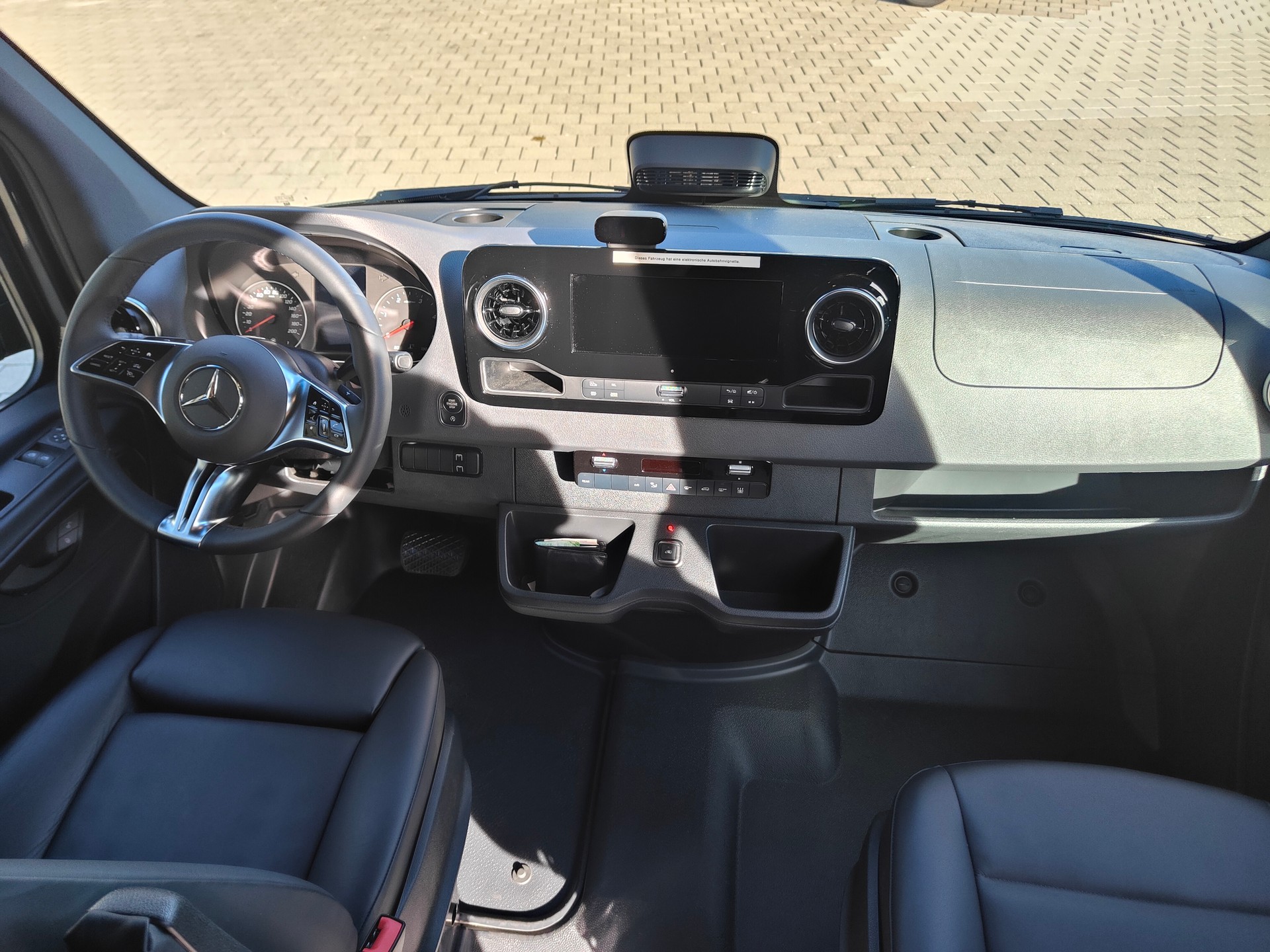 MERCEDES-BENZ 317 VIP Kleinbus-image-4