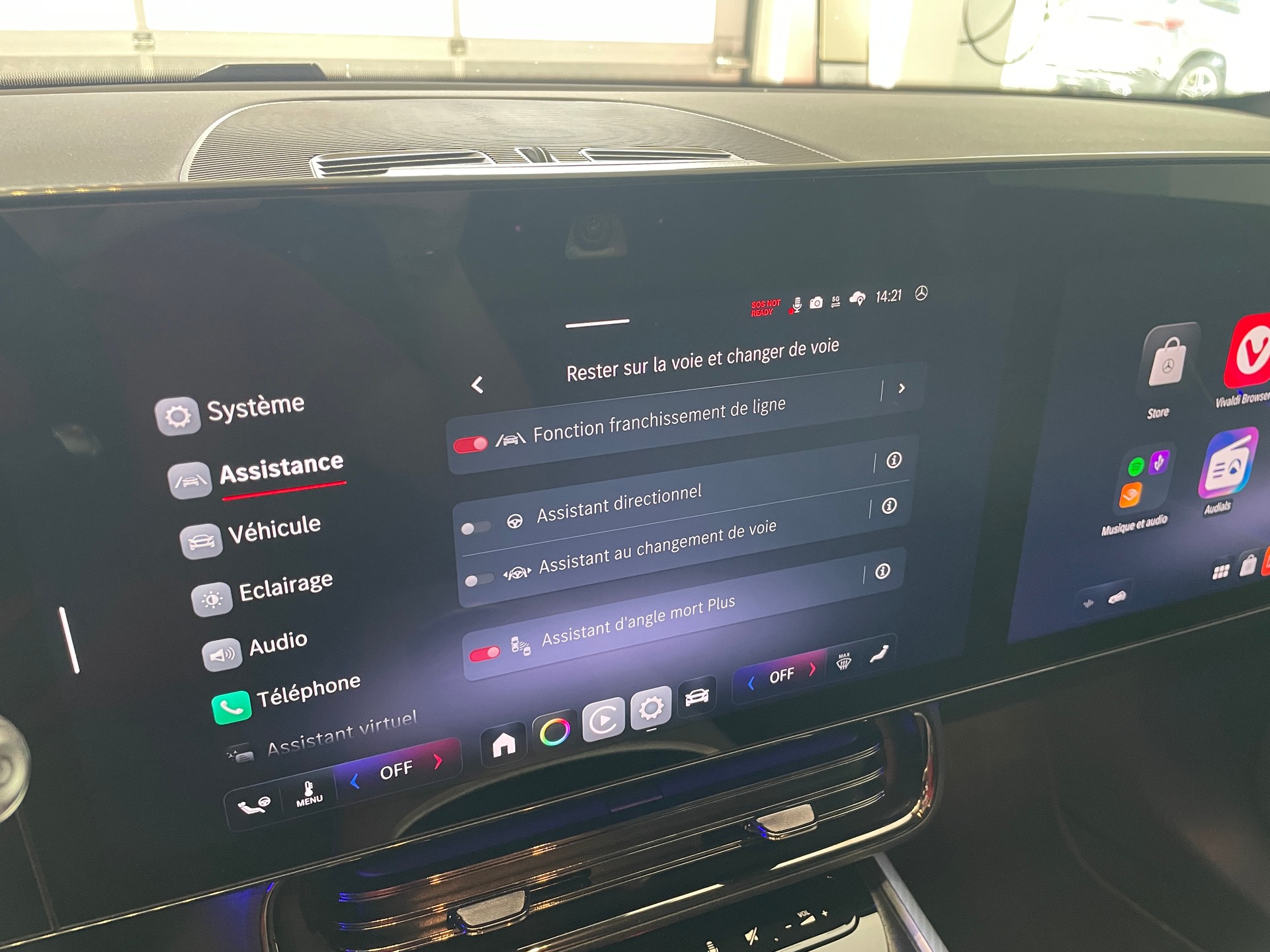 MERCEDES-BENZ CLA 220 8G-DCT 4Matic AMG Line-image-20