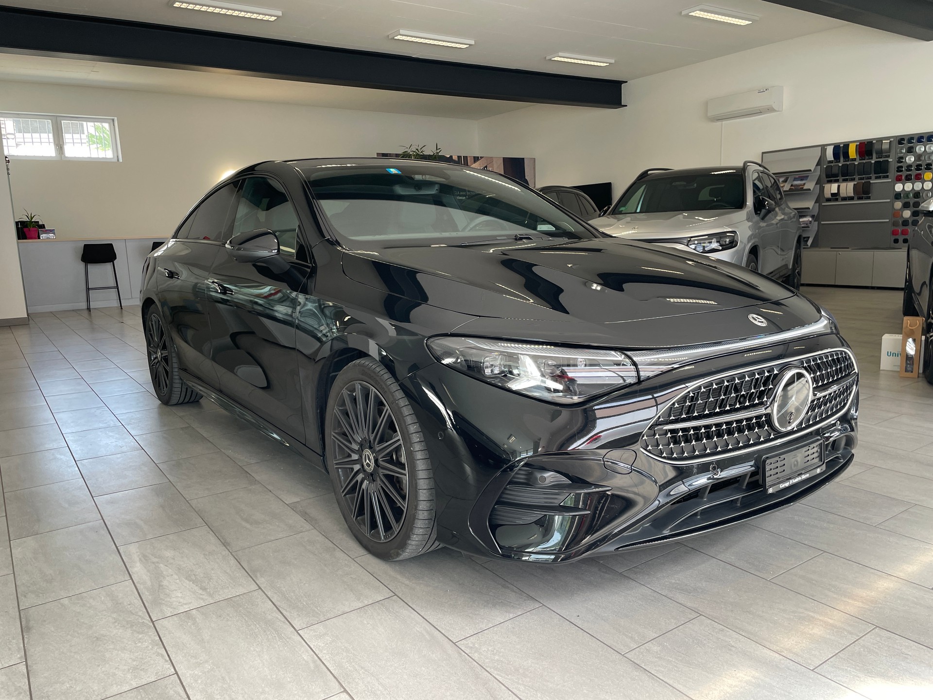 MERCEDES-BENZ CLA 220 8G-DCT 4Matic AMG Line-image-2