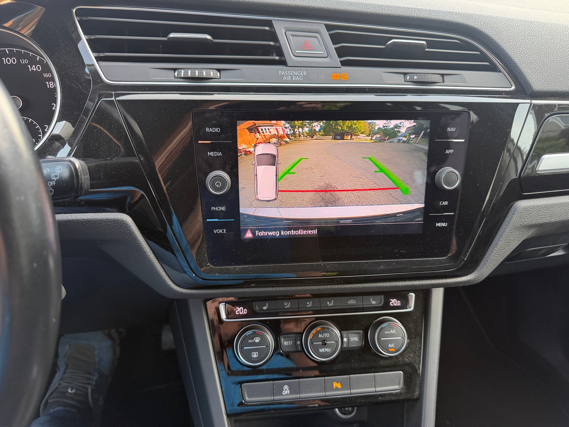 VW Touran 2.0 TDI BlueMotion Technology Comfortline DSG-image-9