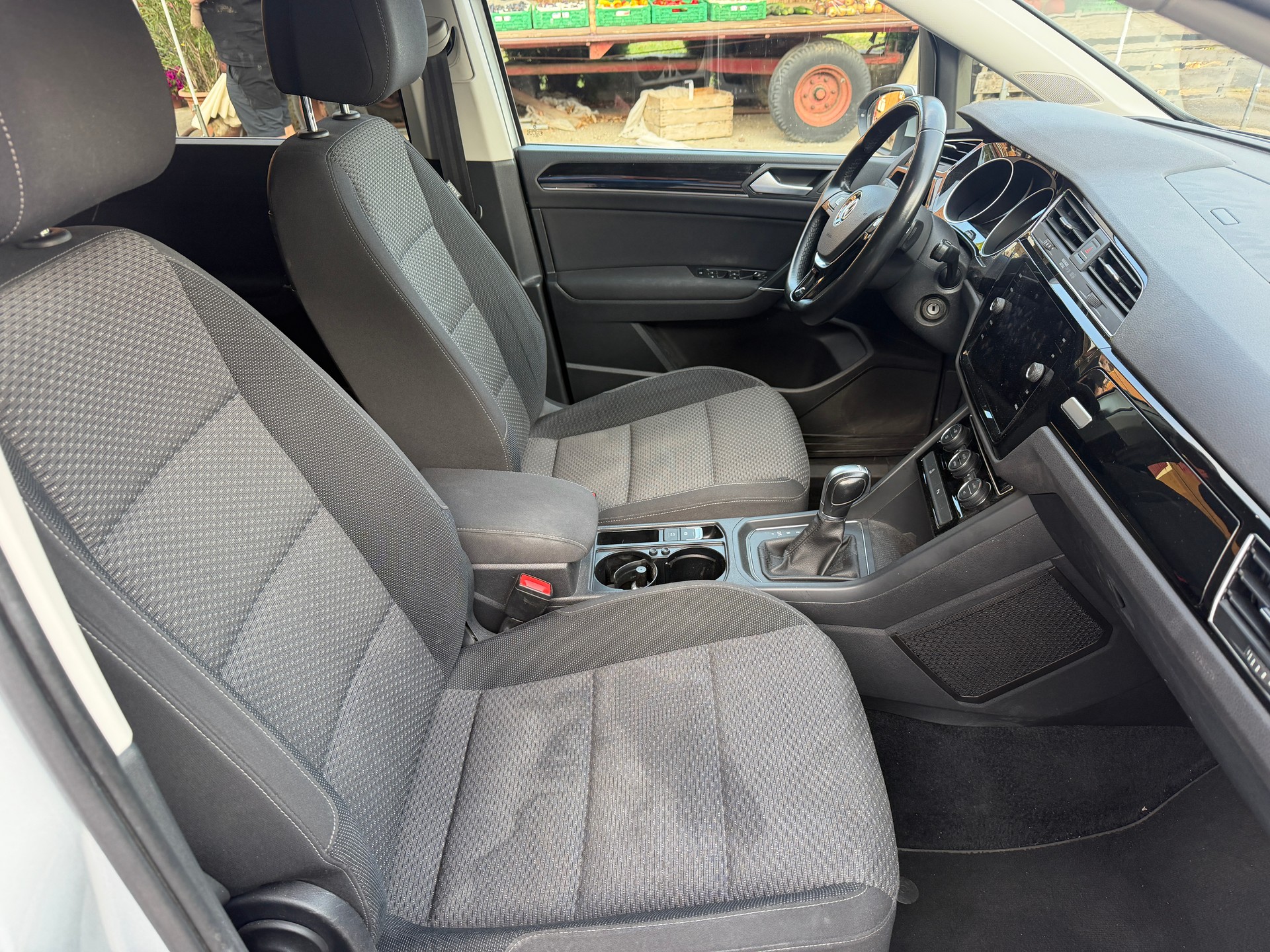 VW Touran 2.0 TDI BlueMotion Technology Comfortline DSG-image-6
