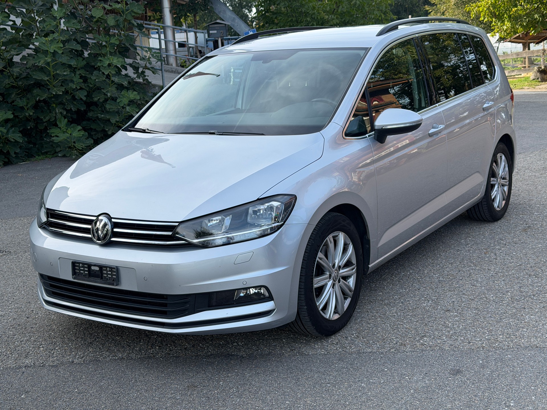 VW Touran 2.0 TDI BlueMotion Technology Comfortline DSG-image-1