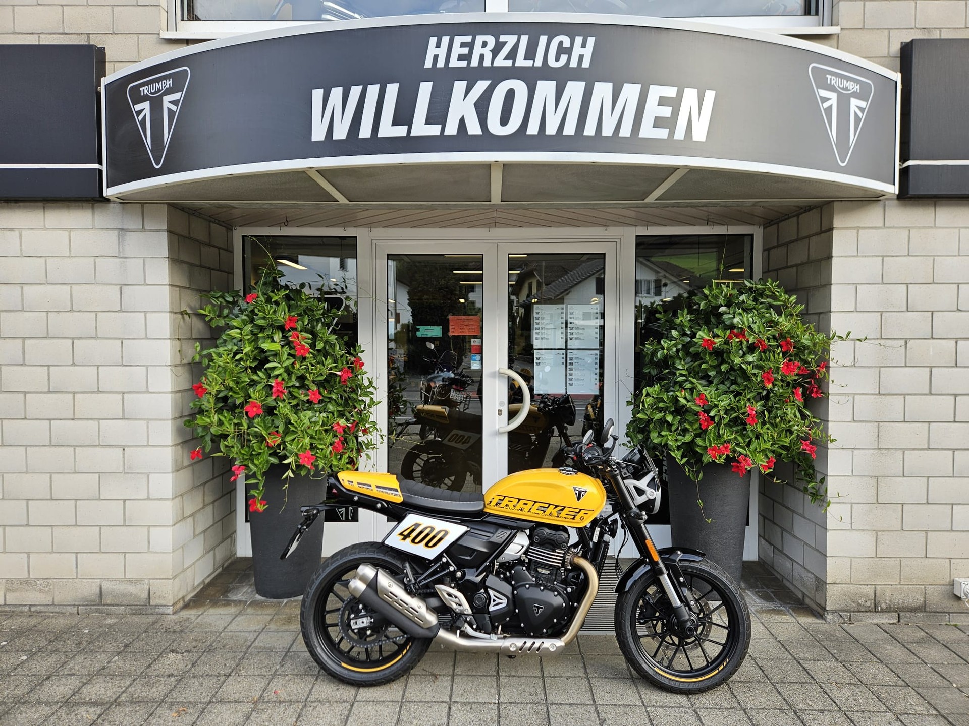 TRIUMPH Tracker 400